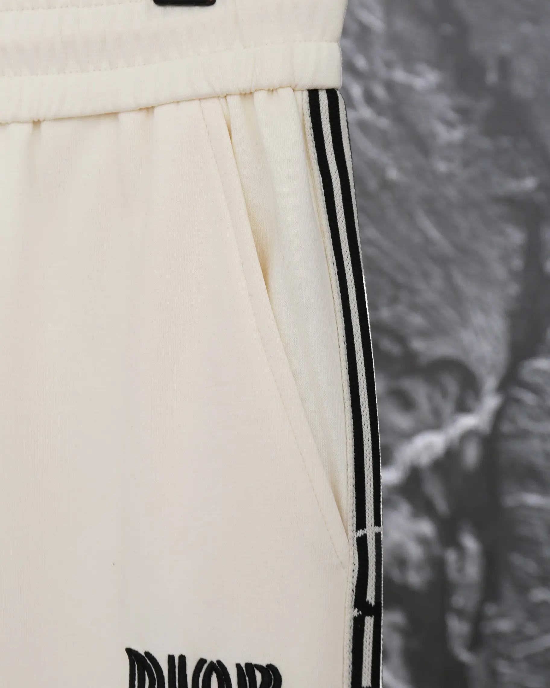 Logo-Embroidered Taped Sweatpants D19513333 — view 7