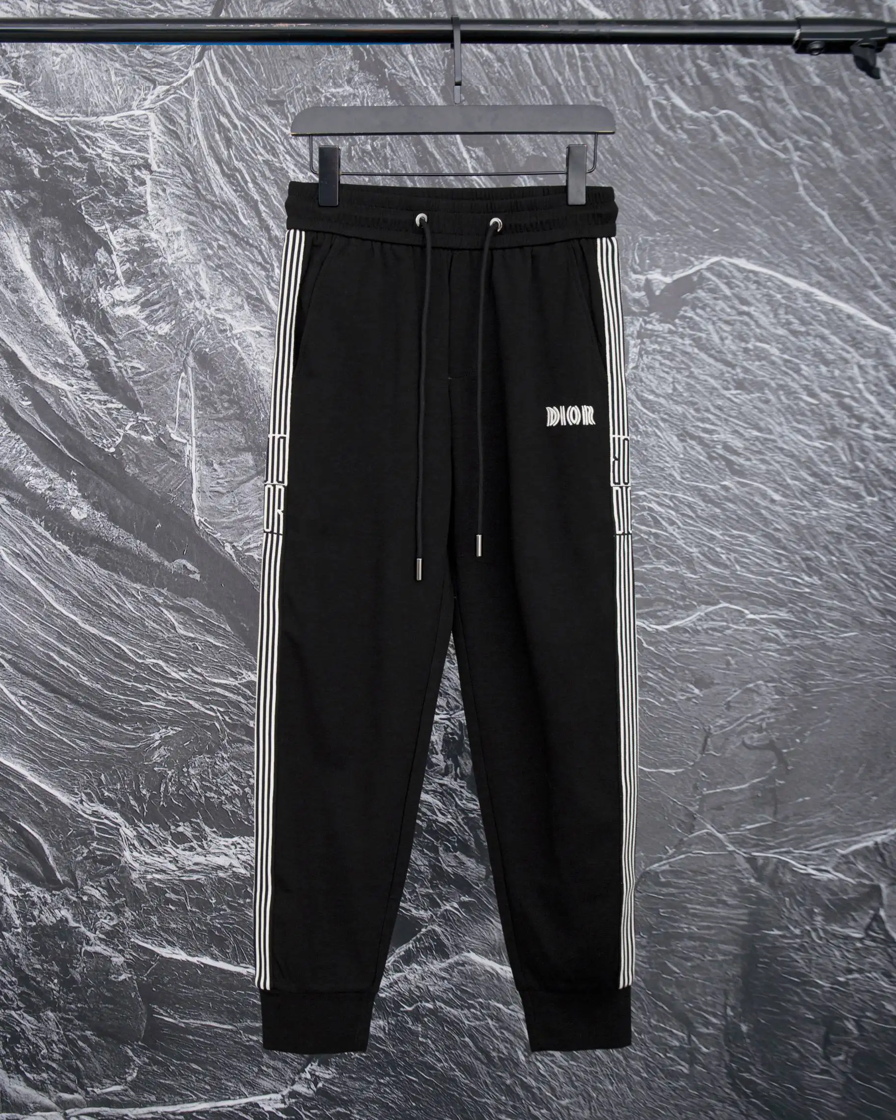 Logo-Embroidered Taped Sweatpants D19513332