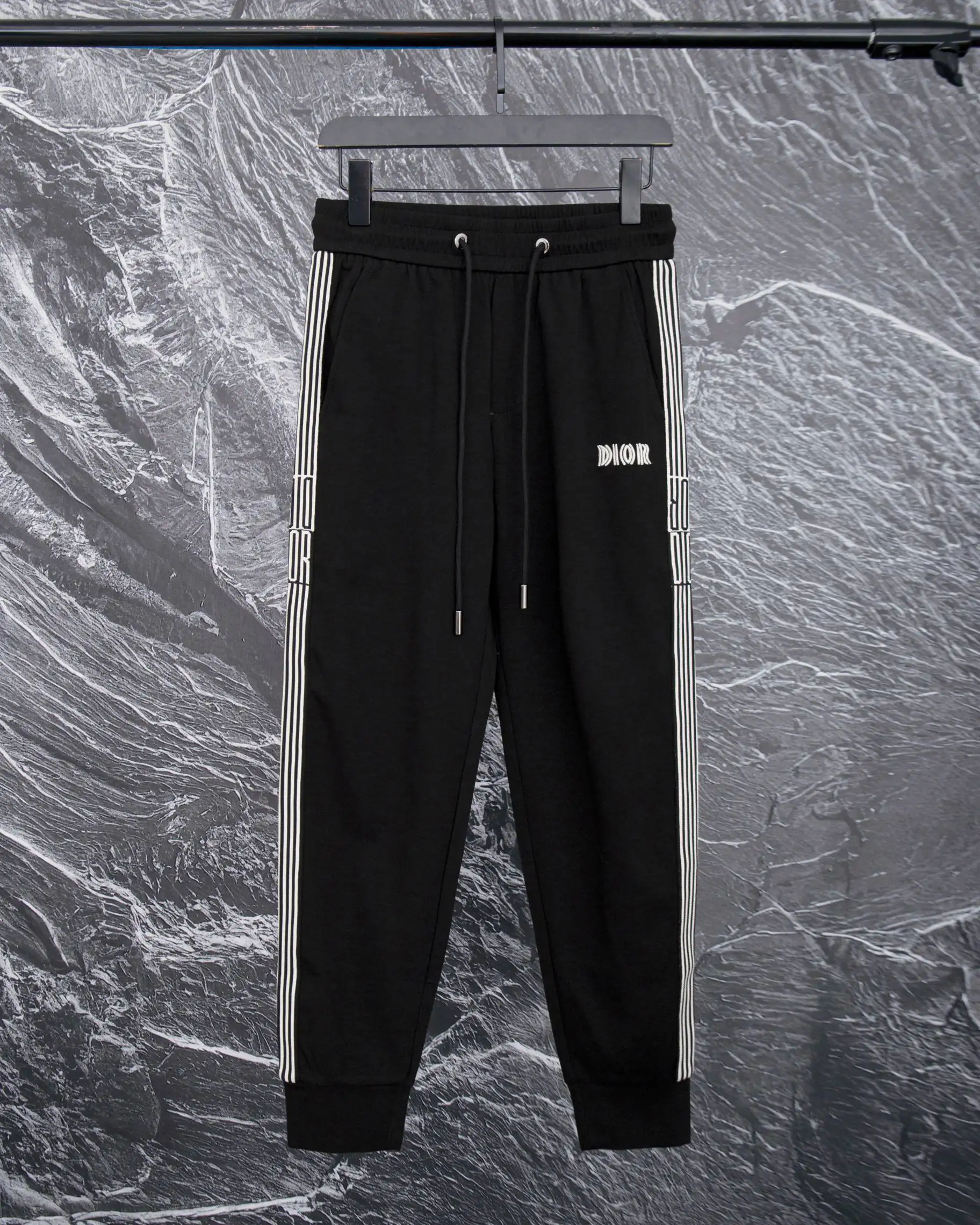 Logo-Embroidered Taped Sweatpants D19513332