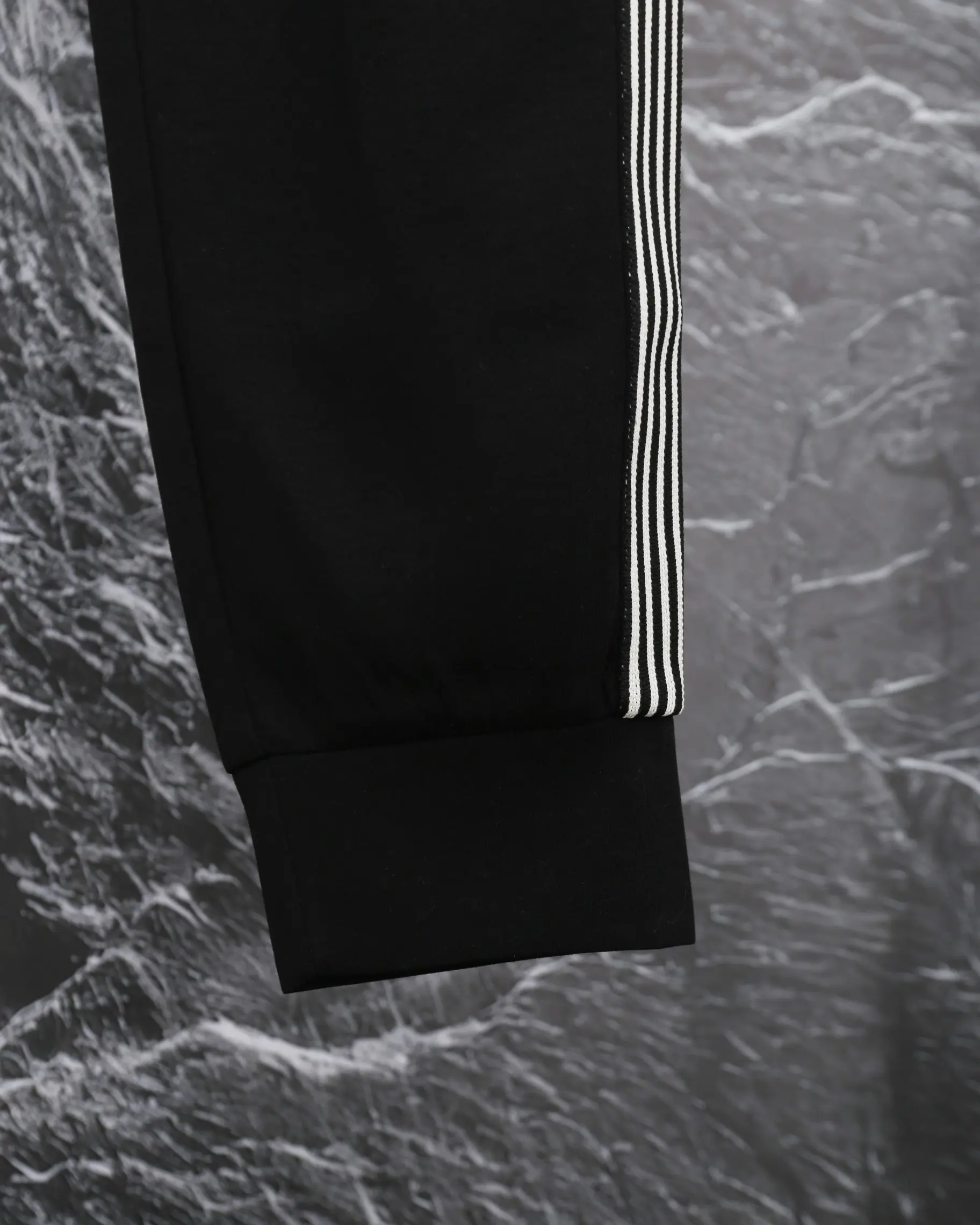 Logo-Embroidered Taped Sweatpants D19513332 — view 9