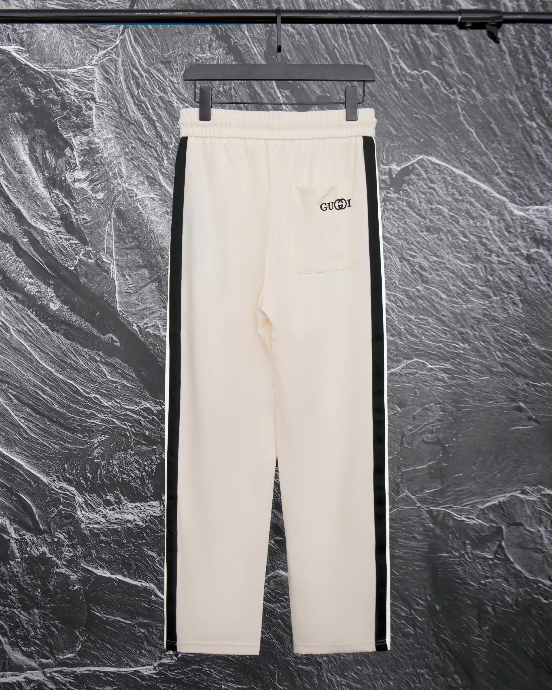 Logo-Embroidered Webbing Trim Sweatpants D20013326 — view 2