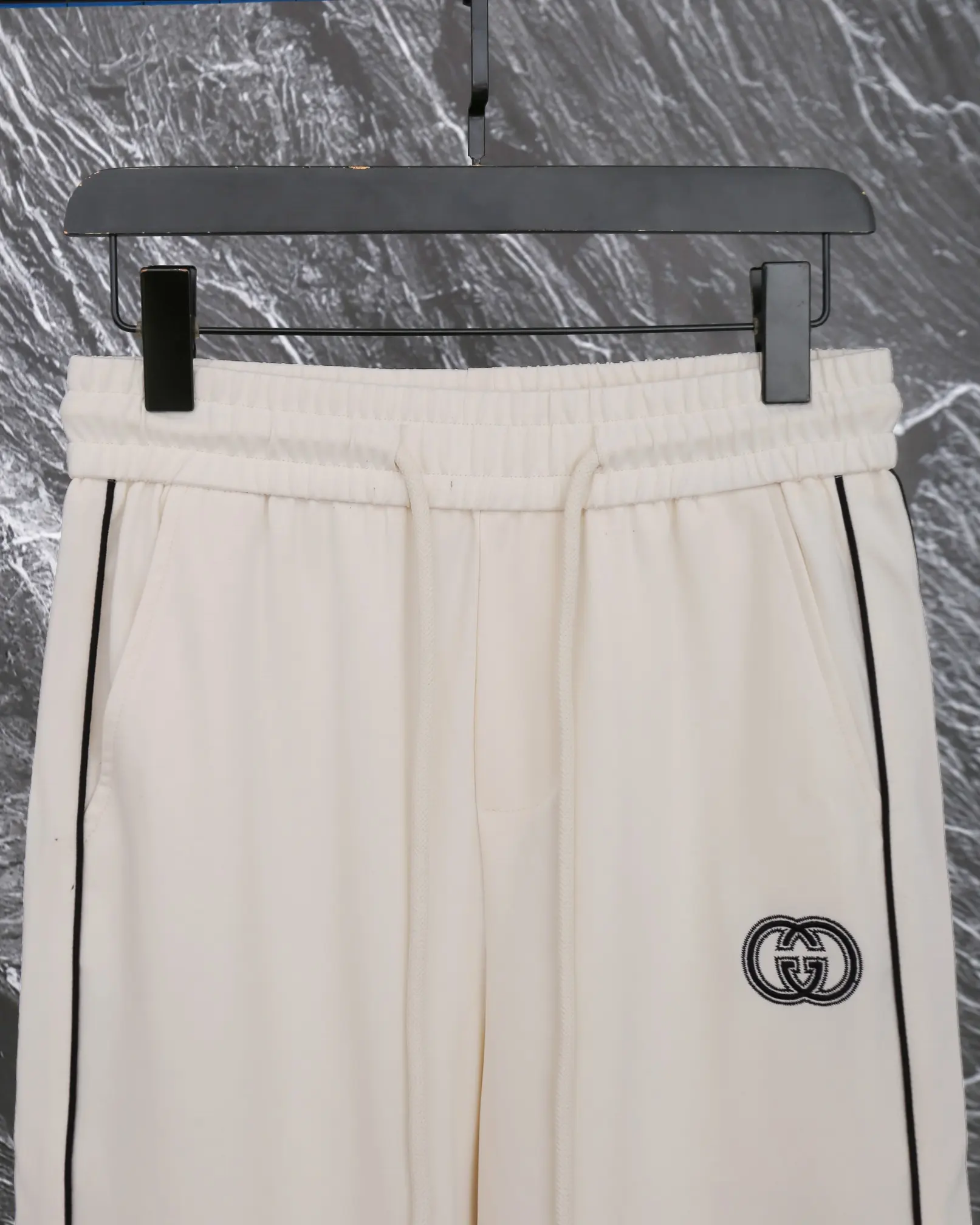 Logo-Embroidered Webbing Trim Sweatpants D20013326 — view 3