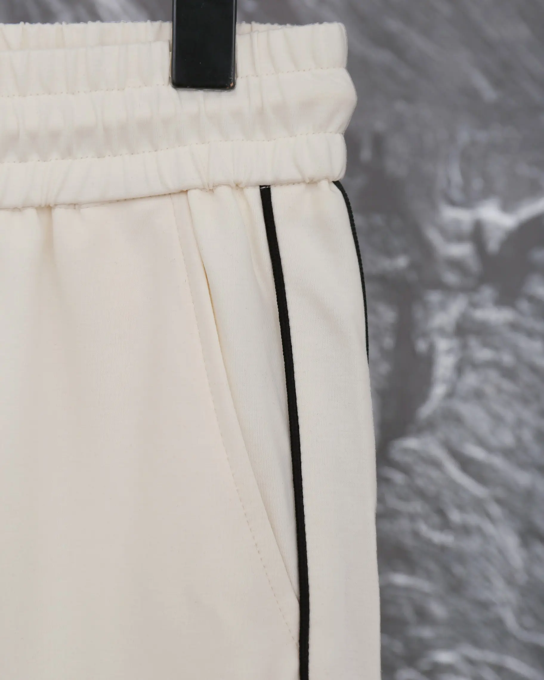 Logo-Embroidered Webbing Trim Sweatpants D20013326 — view 5