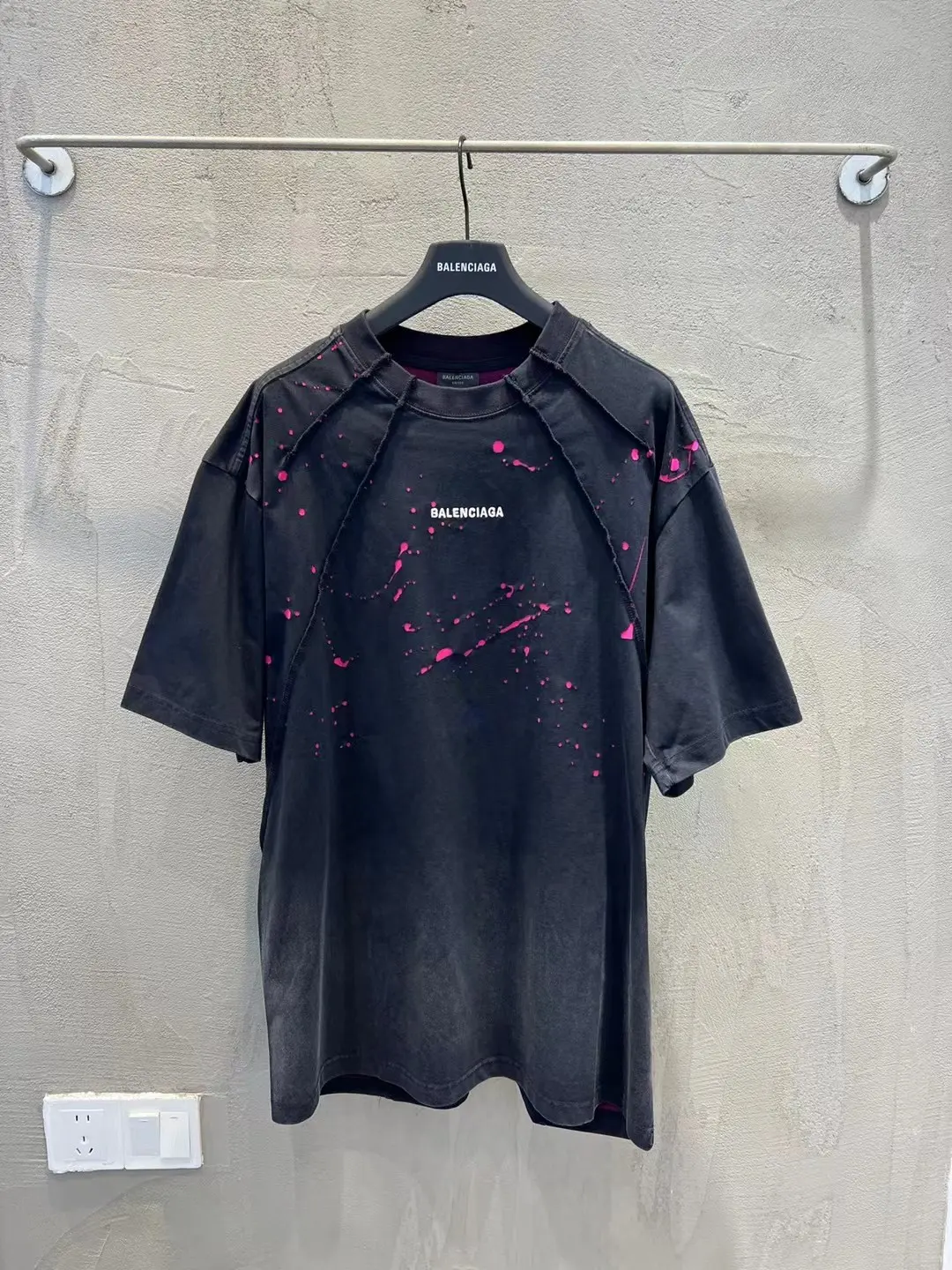 Logo Embroidery Distressed Oversized T-Shirt D18019981 — view 10