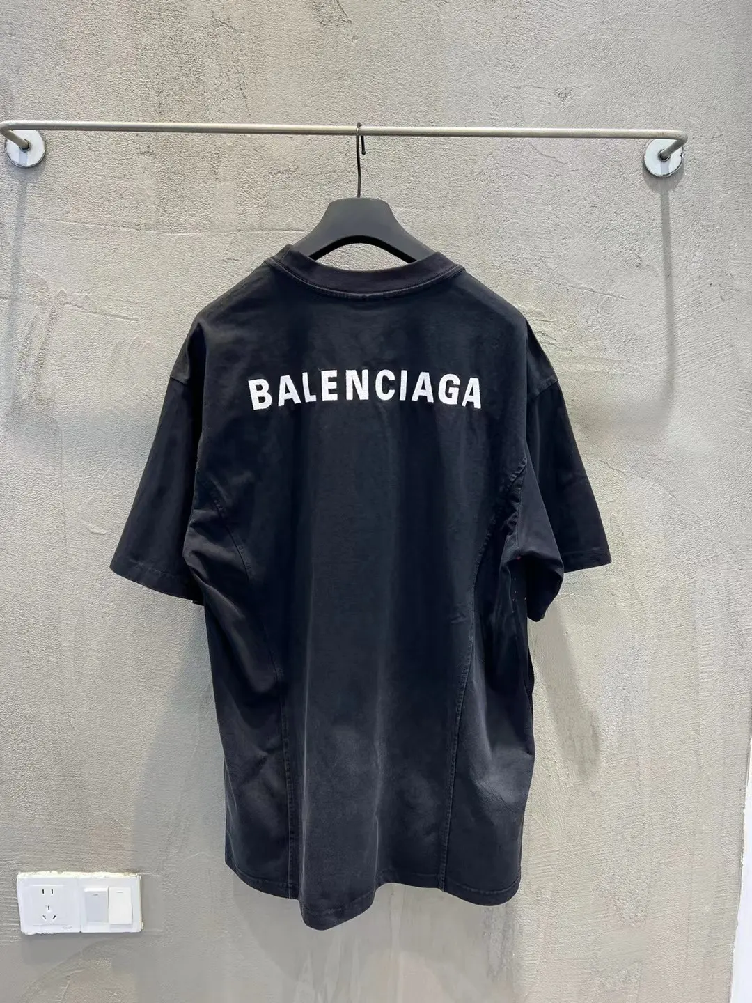 Logo Embroidery Distressed Oversized T-Shirt D18019981 — view 11
