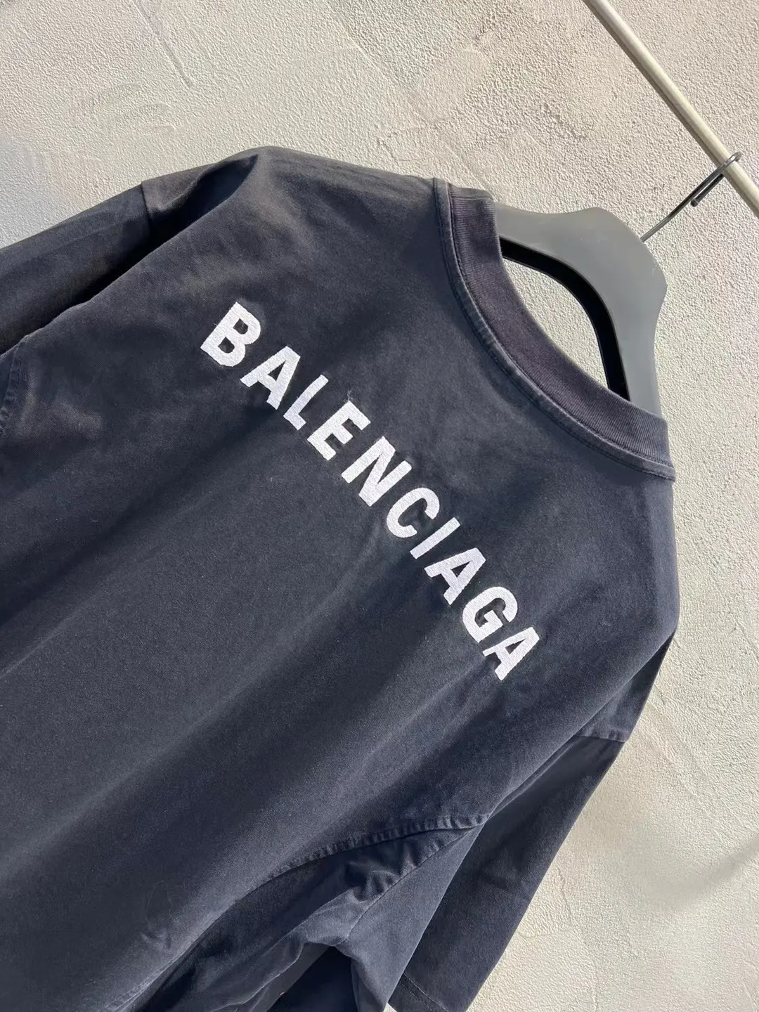 Logo Embroidery Distressed Oversized T-Shirt D18019981 — view 16