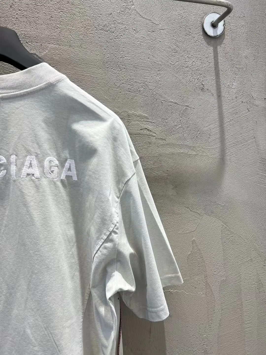 Logo Embroidery Distressed Oversized T-Shirt D18019981 — view 33