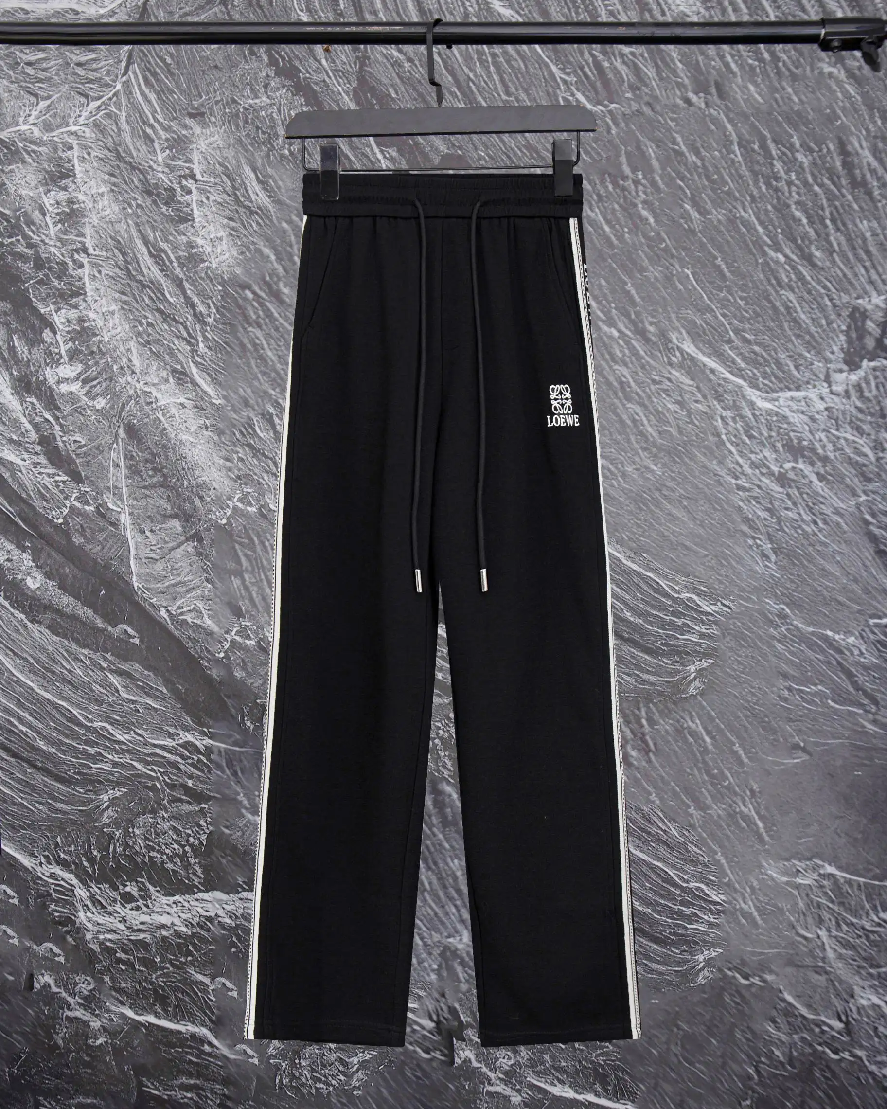 Logo-Embroidered Side-Stripe Sweatpants D20013325
