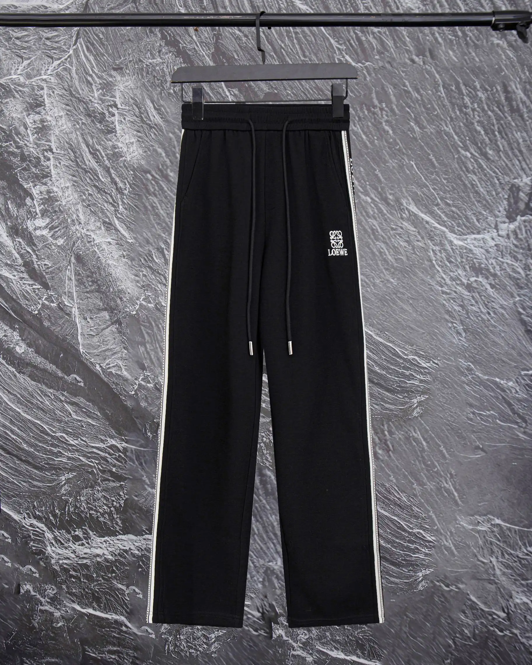 Logo-Embroidered Side-Stripe Sweatpants D20013325