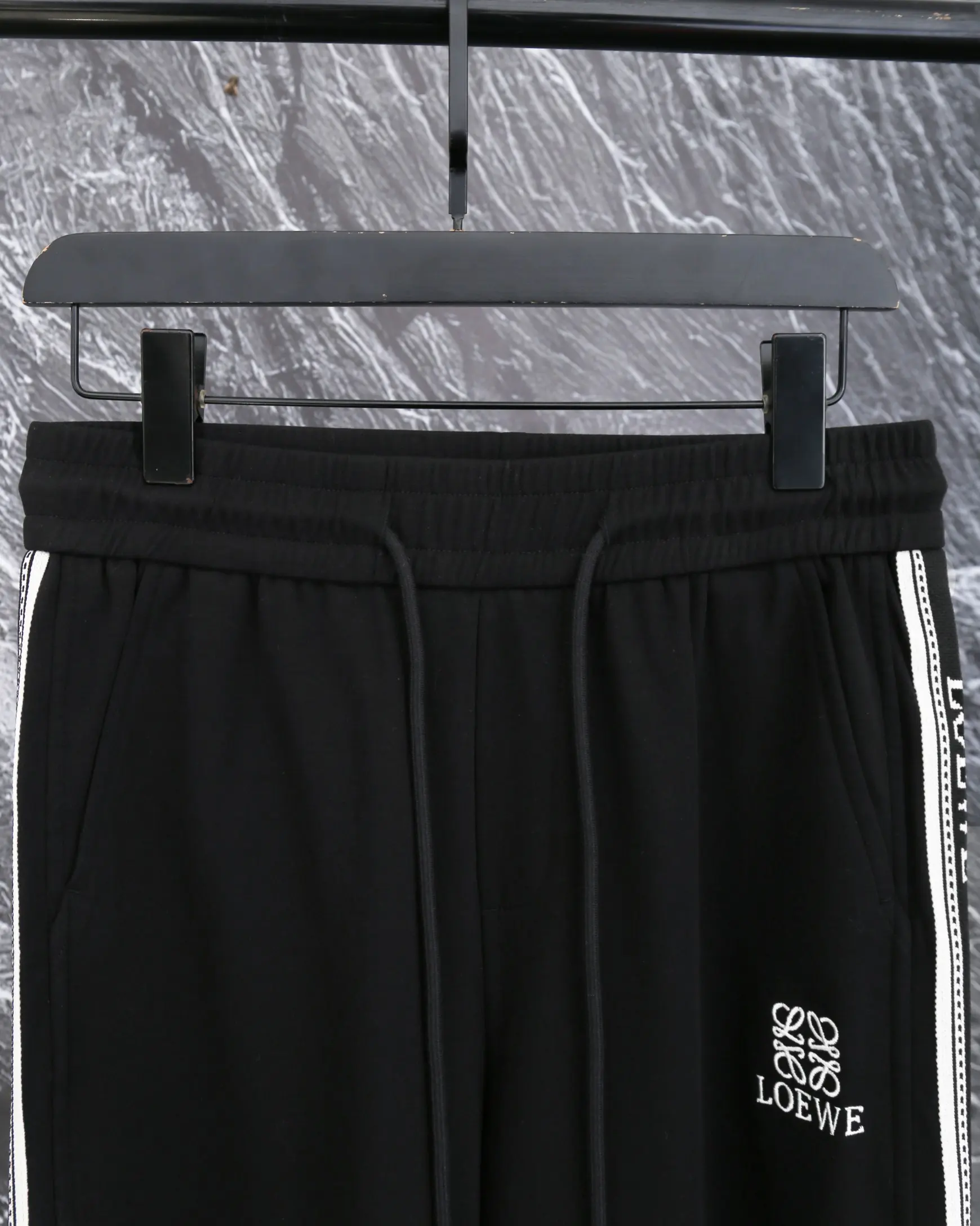 Logo-Embroidered Side-Stripe Sweatpants D20013325 — view 3
