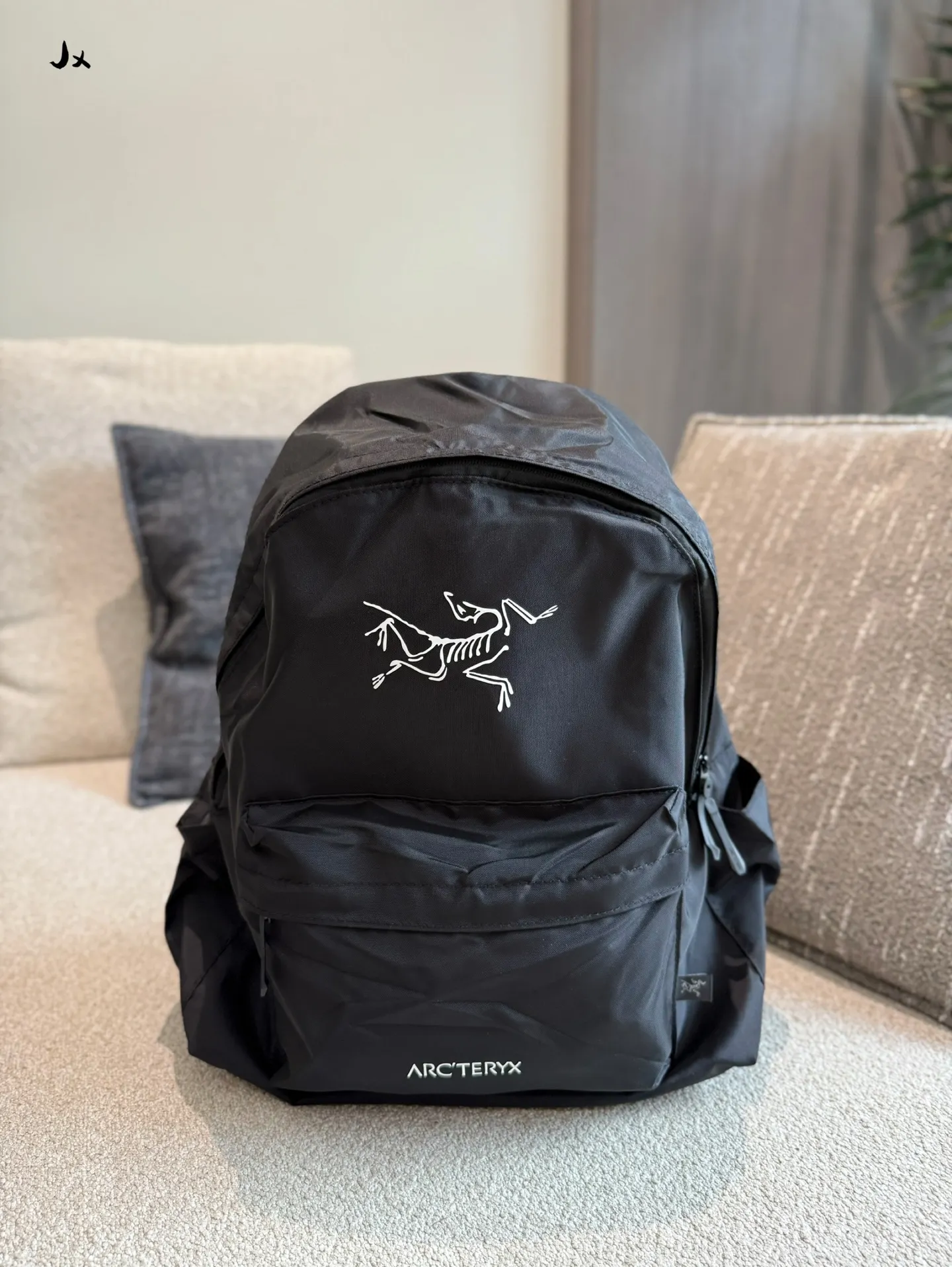 Arcteryx Lightweight Hiking Backpack D26517867 — view 3