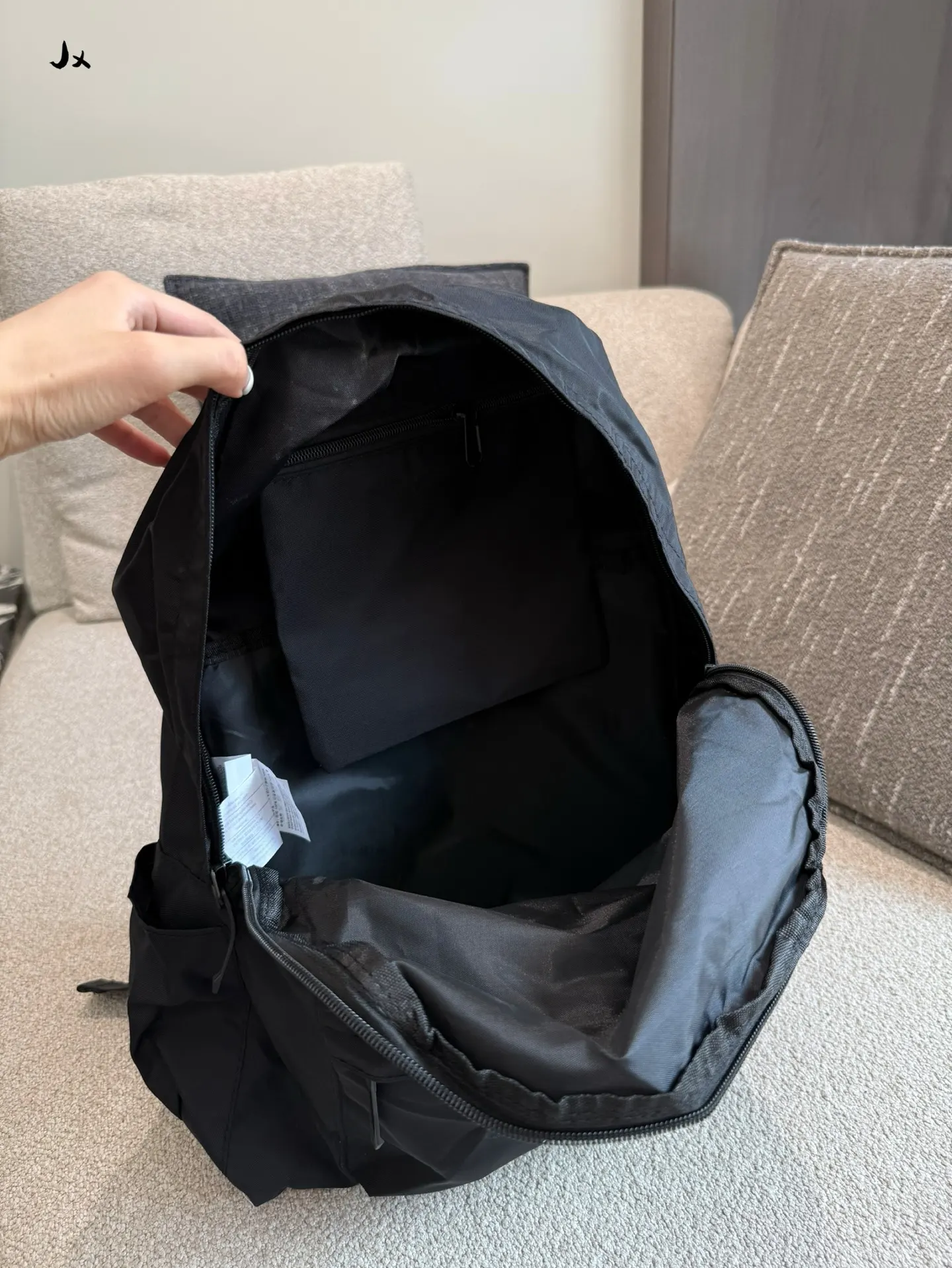 Arcteryx Lightweight Hiking Backpack D26517867 — view 4