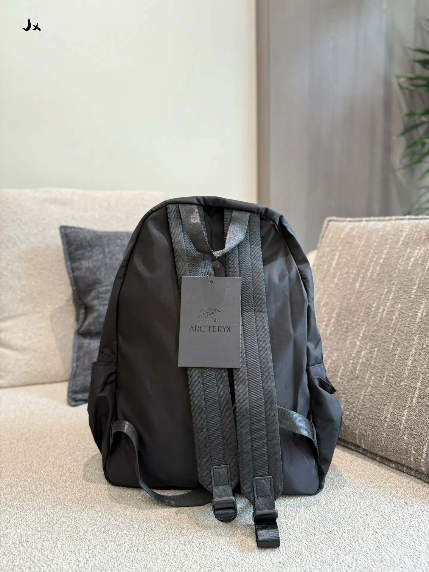 Arcteryx Lightweight Hiking Backpack D26517867 — view 7