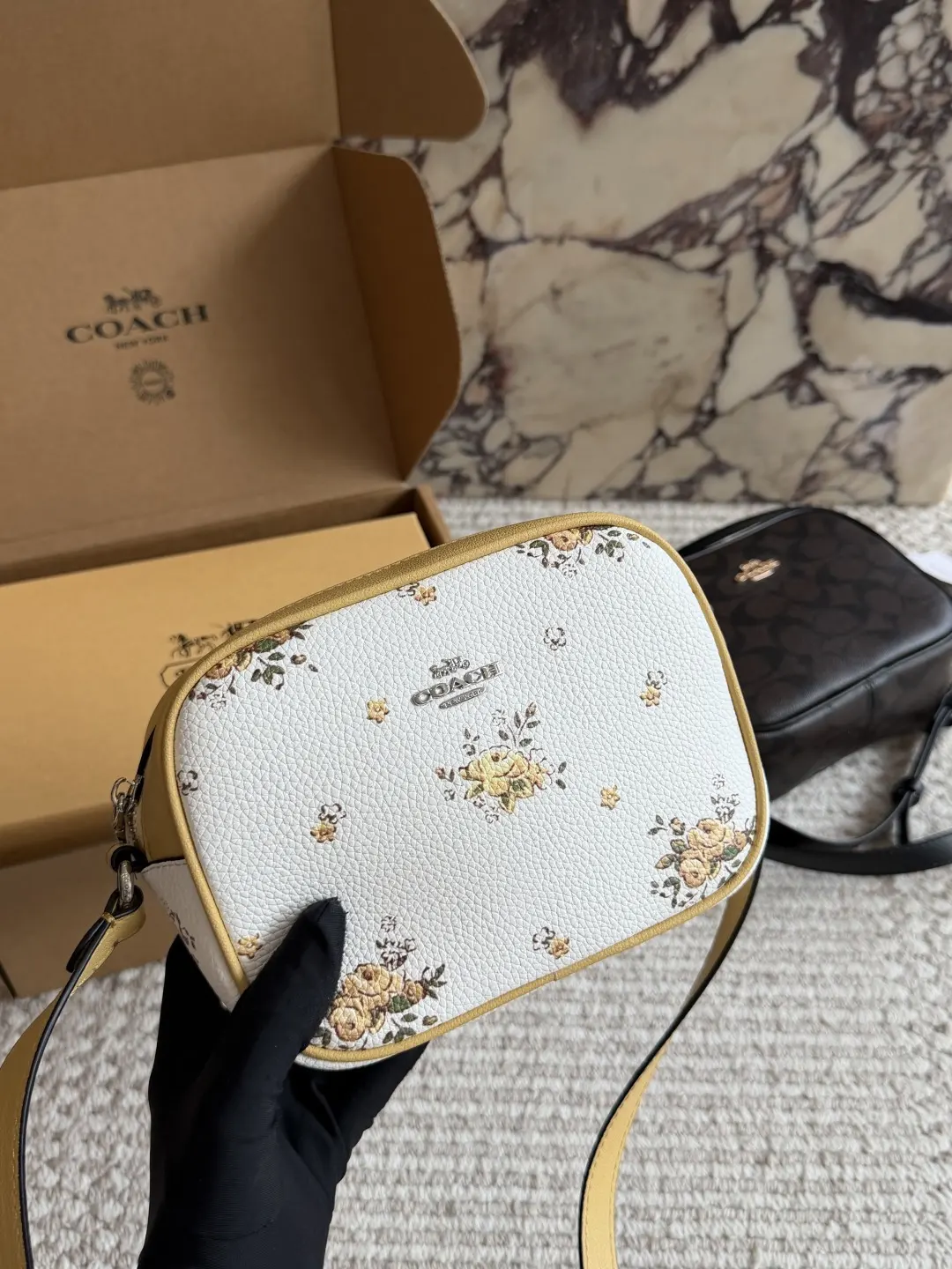 Signature Coated Canvas Camera Bag D27517857 — view 2