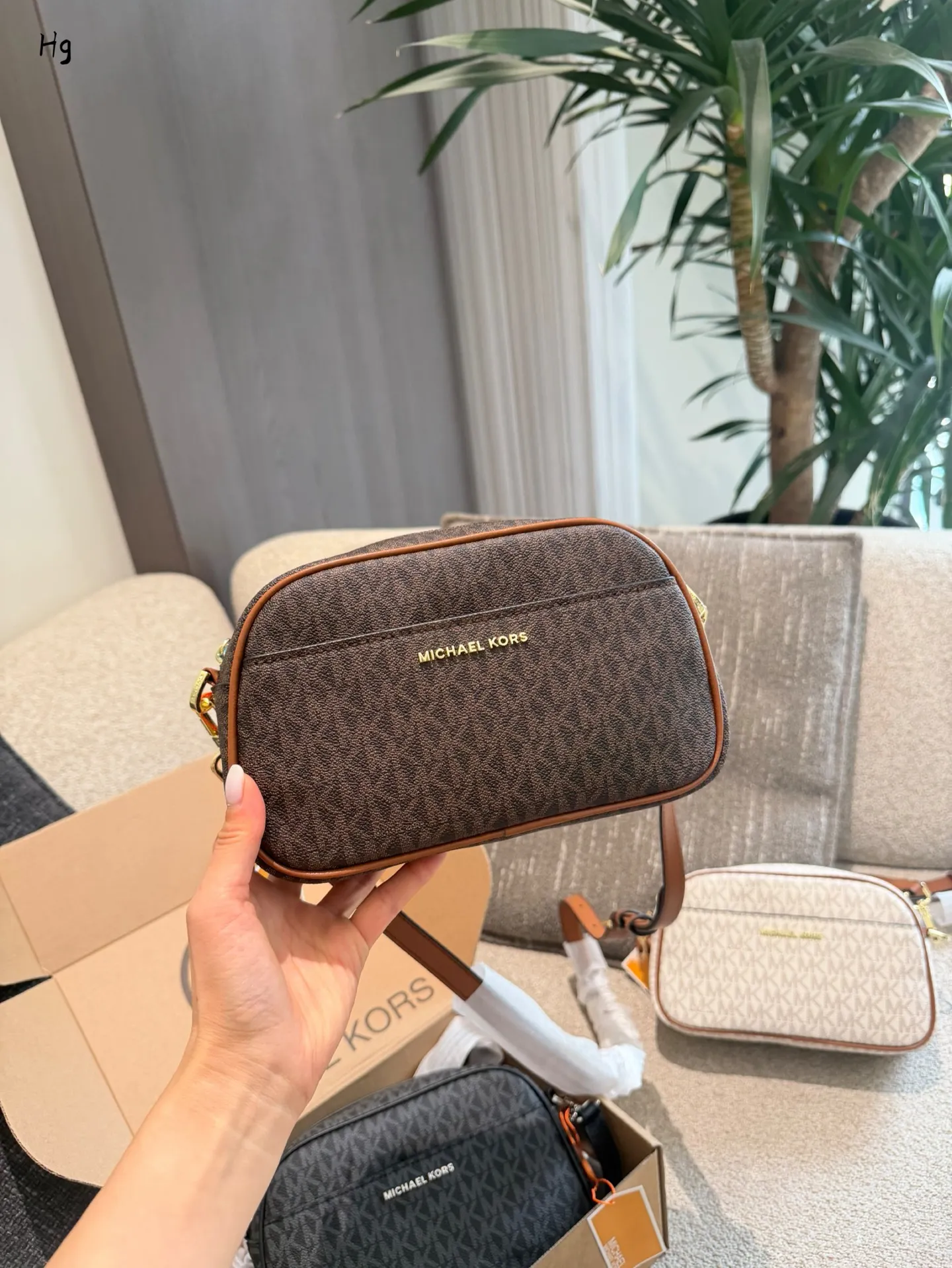 Michael Kors Monogram Camera Bag D28517818 — view 4