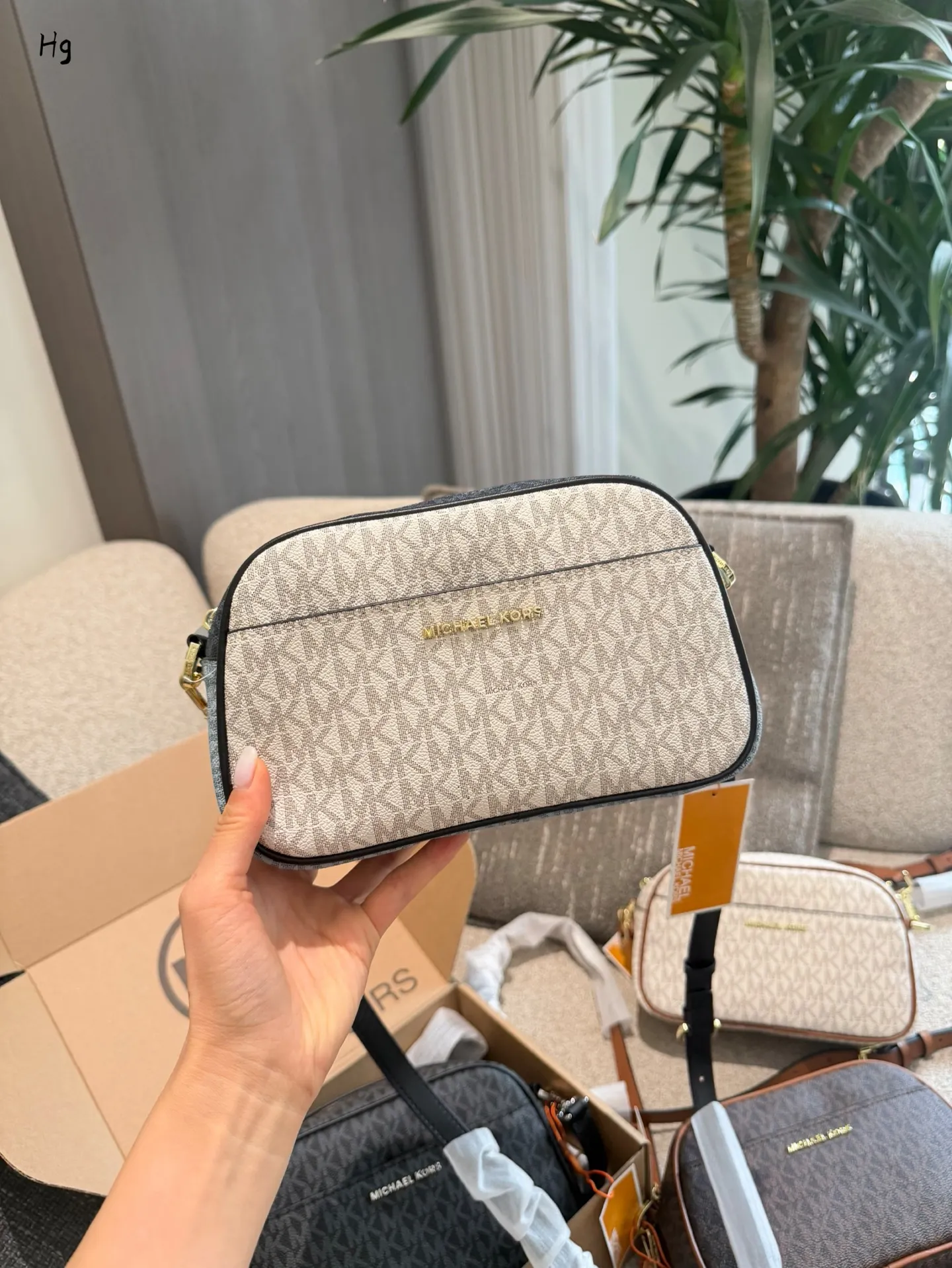 Michael Kors Monogram Camera Bag D28517818 — view 8
