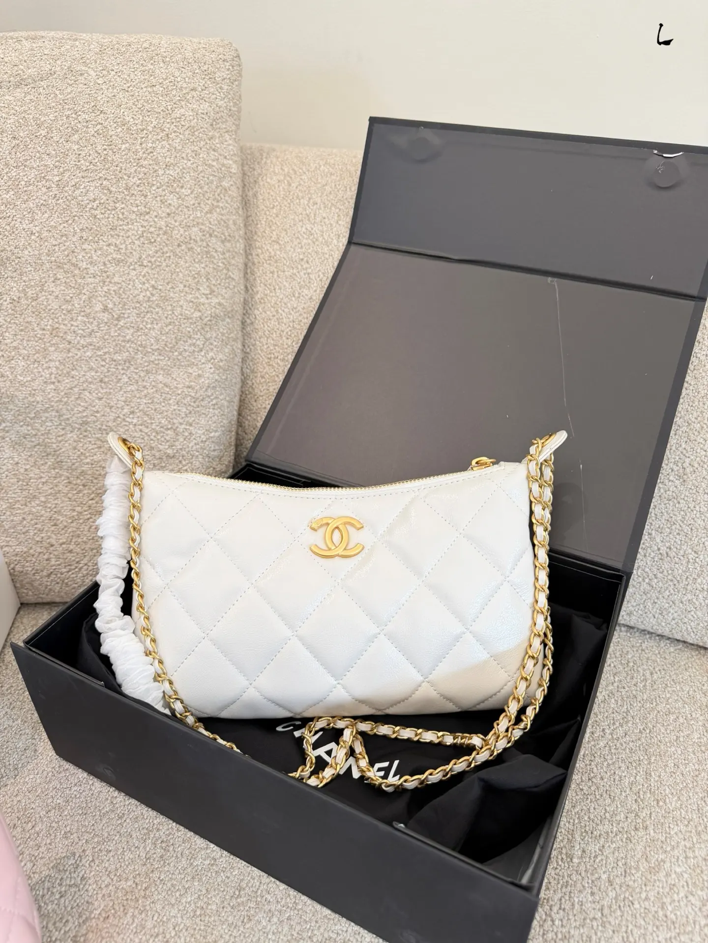 Quilted Lambskin Hobo Bag D30018300 — view 2