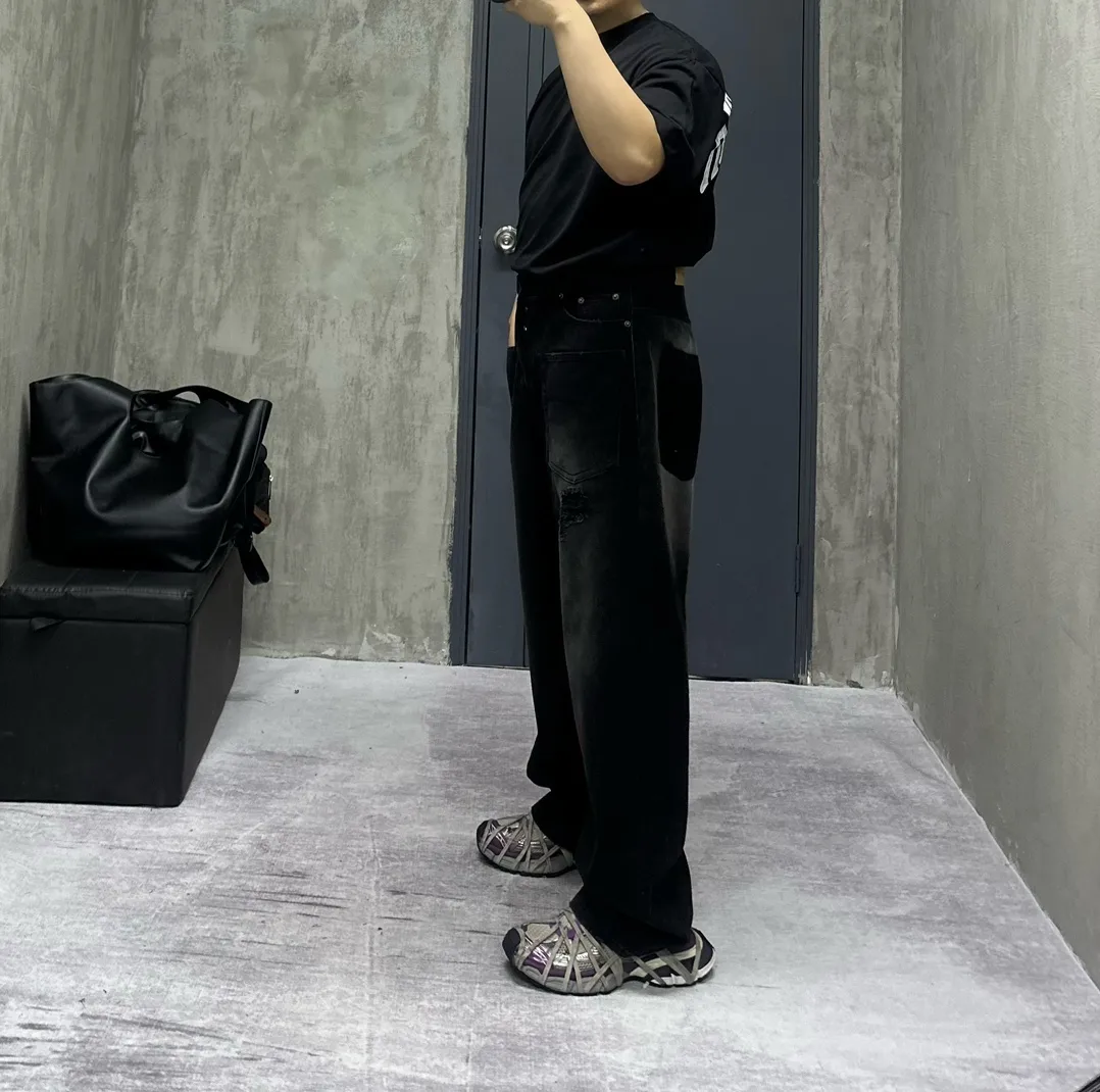 Reversed Pocket Distressed Wide-Leg Jeans D24019935 — view 7