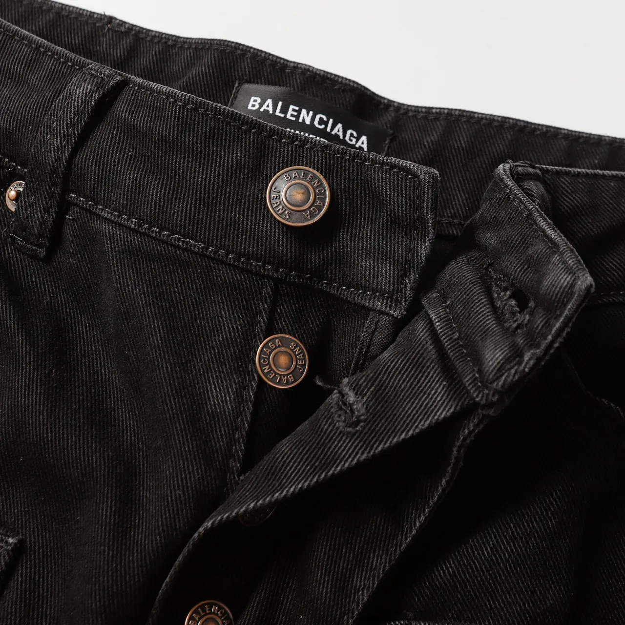 Reversed Pocket Distressed Wide-Leg Jeans D24019935 — view 16