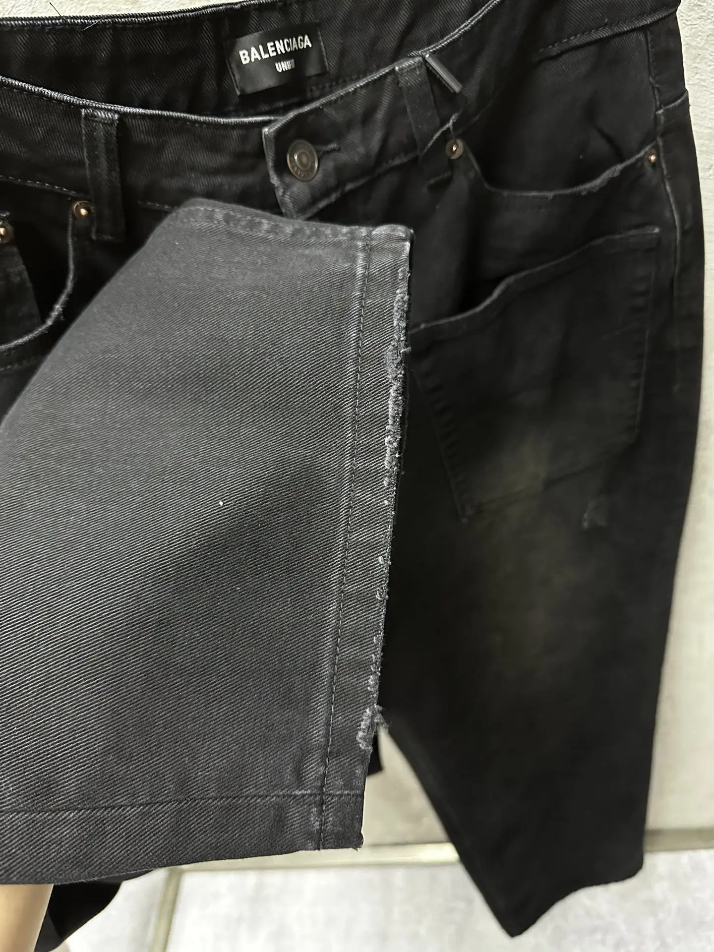 Reversed Pocket Distressed Wide-Leg Jeans D24019935 — view 25