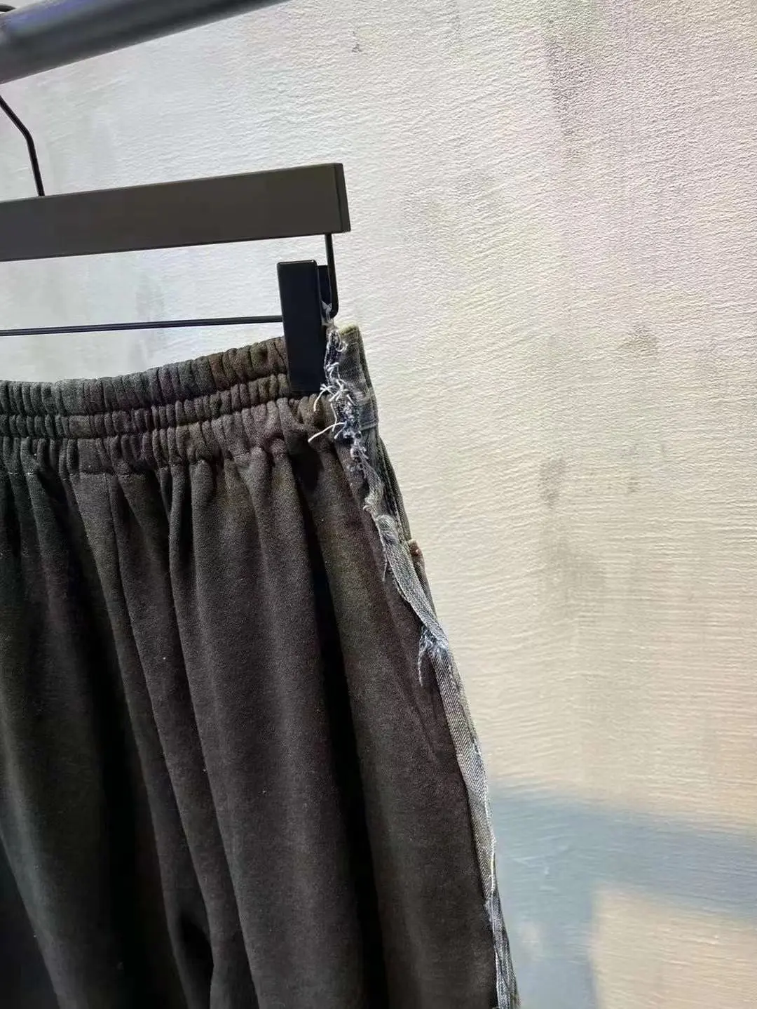 Hybrid Denim and Jersey Wide-Leg Jeans D23021847 — view 3