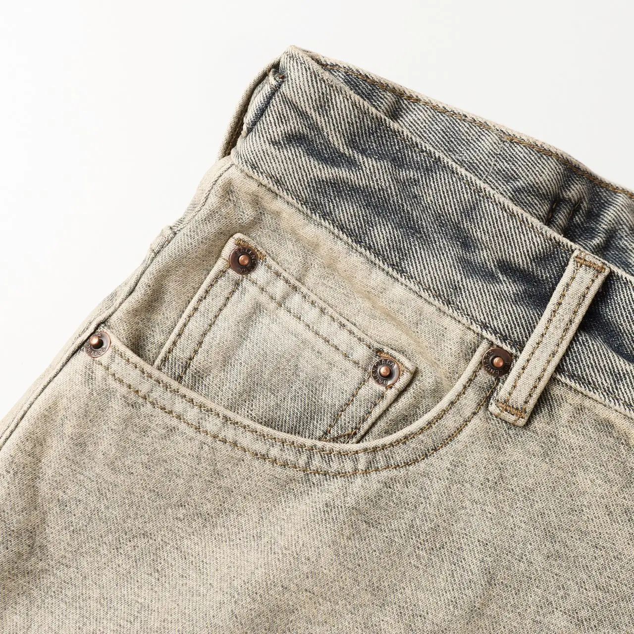 Inside-Out Effect Baggy Denim Shorts D21020017 — view 6