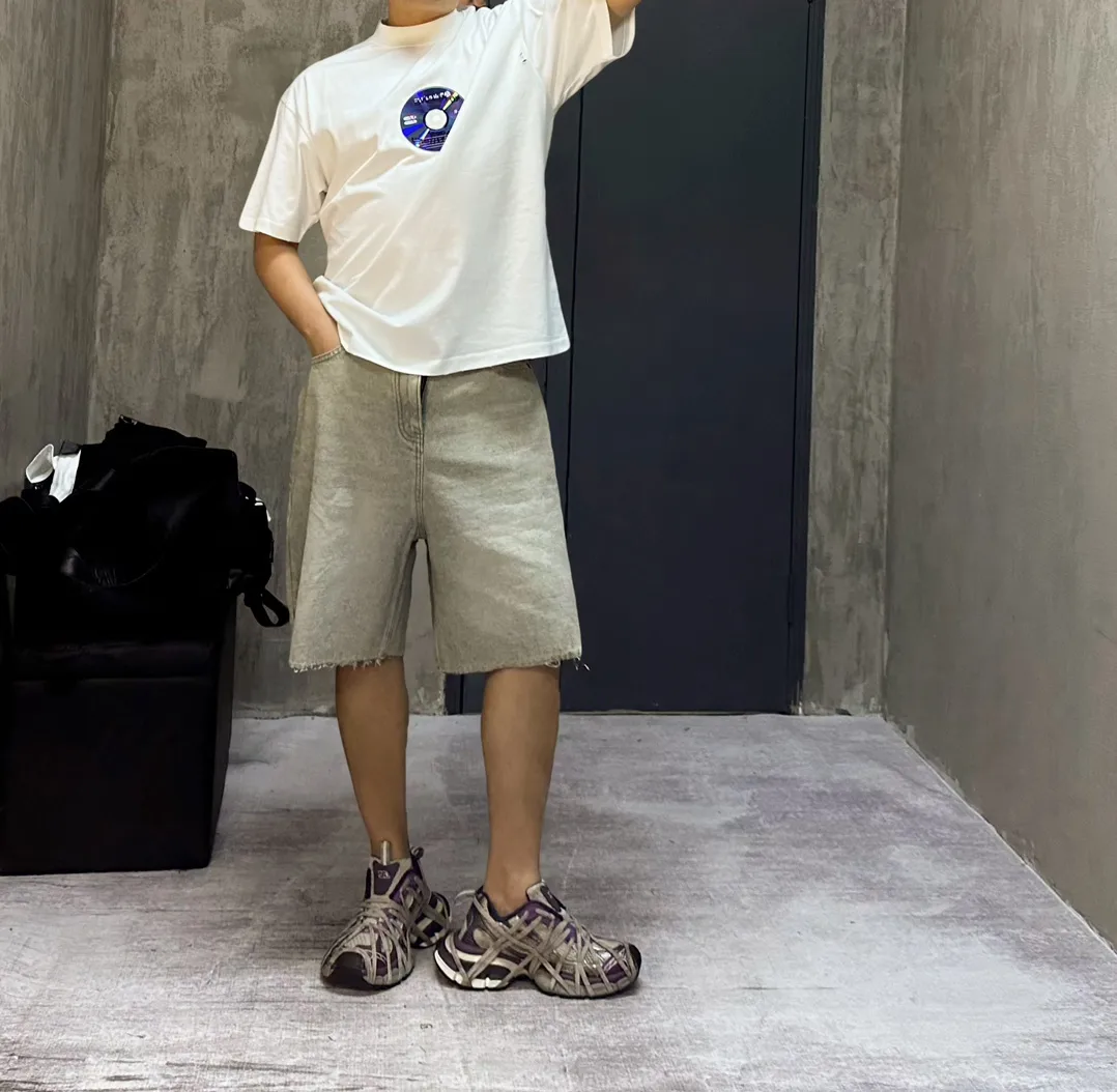 Baggy Inside-Out Washed Denim Shorts D21019932 — view 2