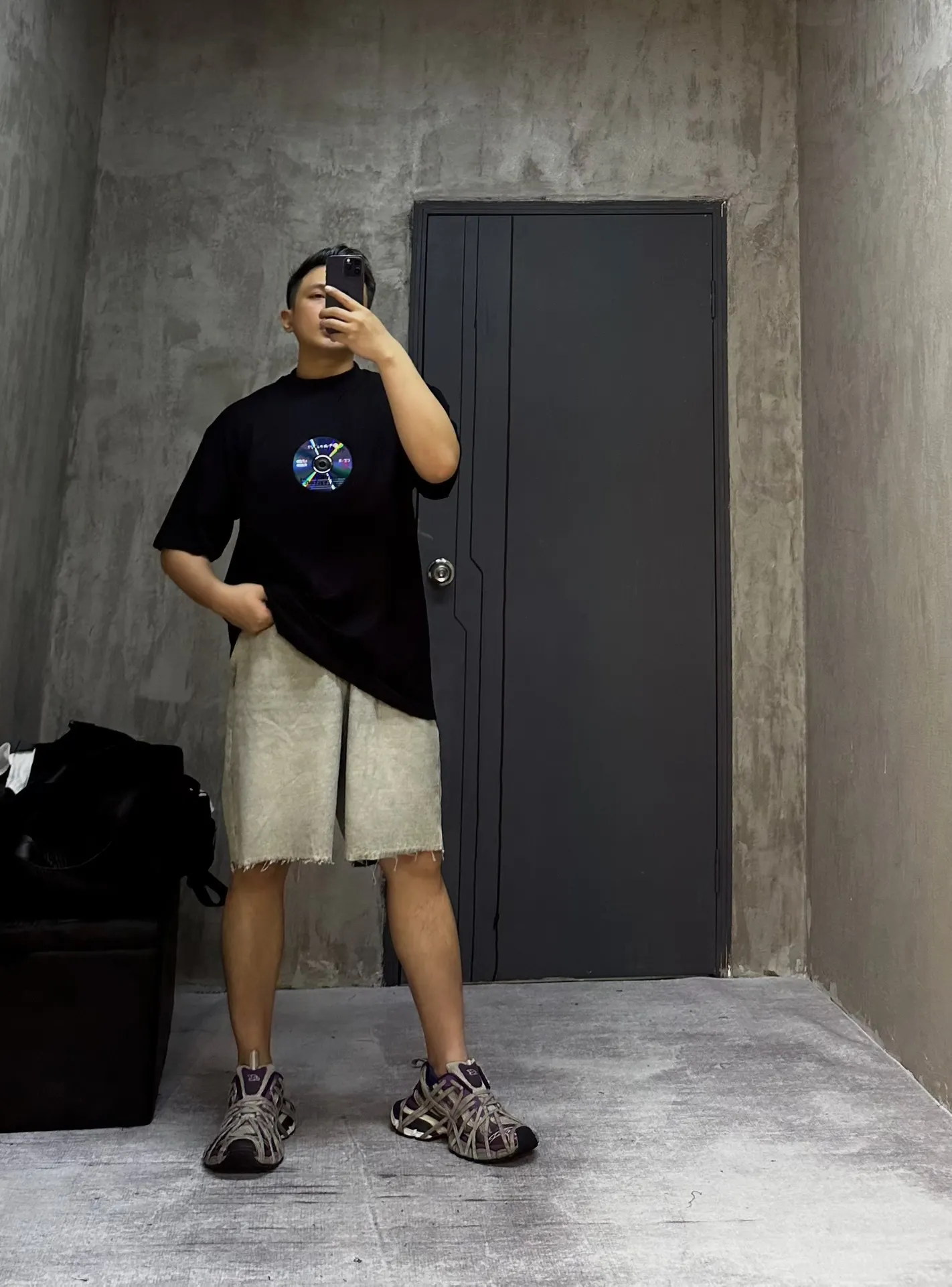 Baggy Inside-Out Washed Denim Shorts D21019932 — view 3