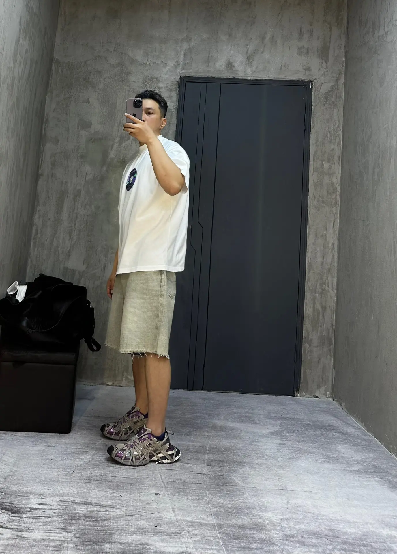 Baggy Inside-Out Washed Denim Shorts D21019932 — view 4