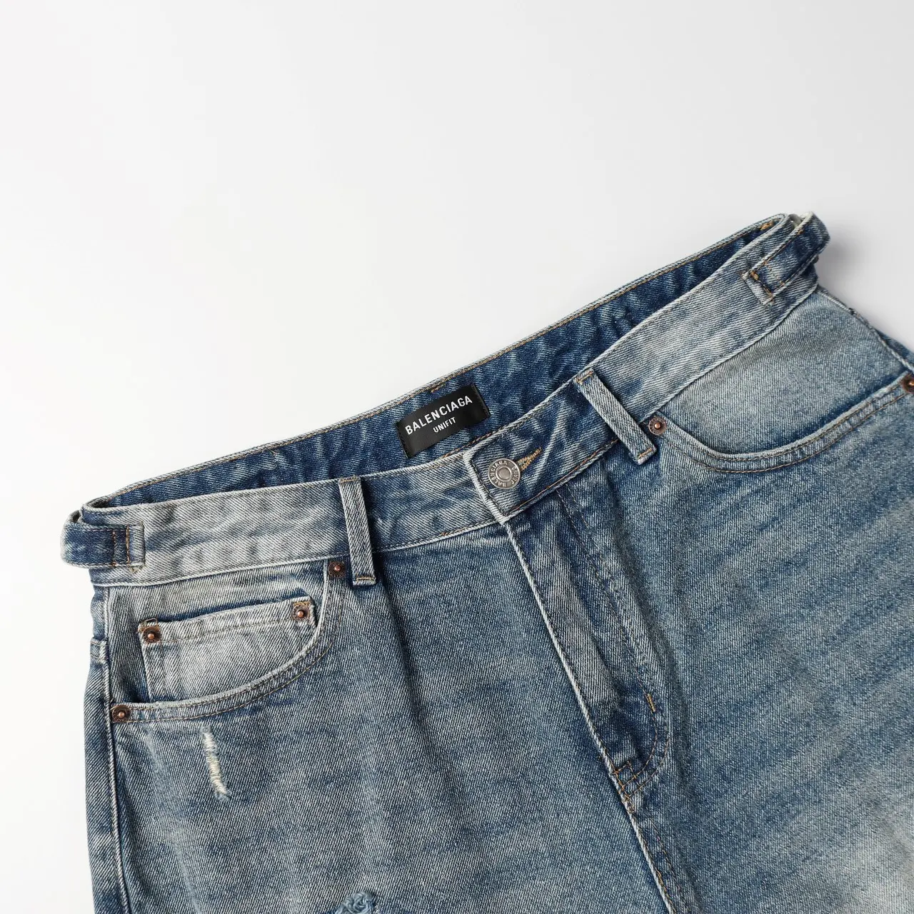 Distressed Wide-Leg Denim Shorts D21519930 — view 10