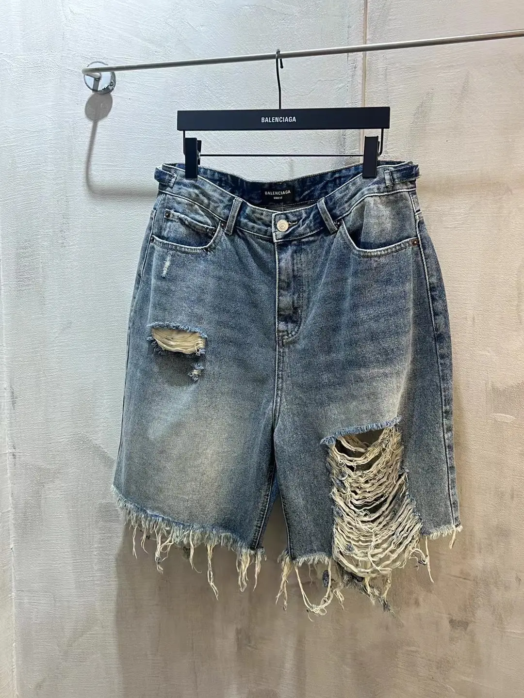 Distressed Wide-Leg Denim Shorts D21519931