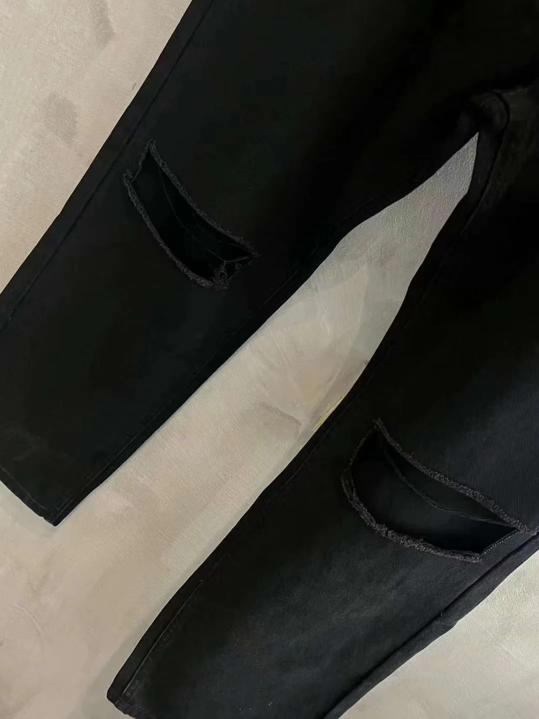 Busted Knee Straight-Leg Jeans D20021846 — view 21