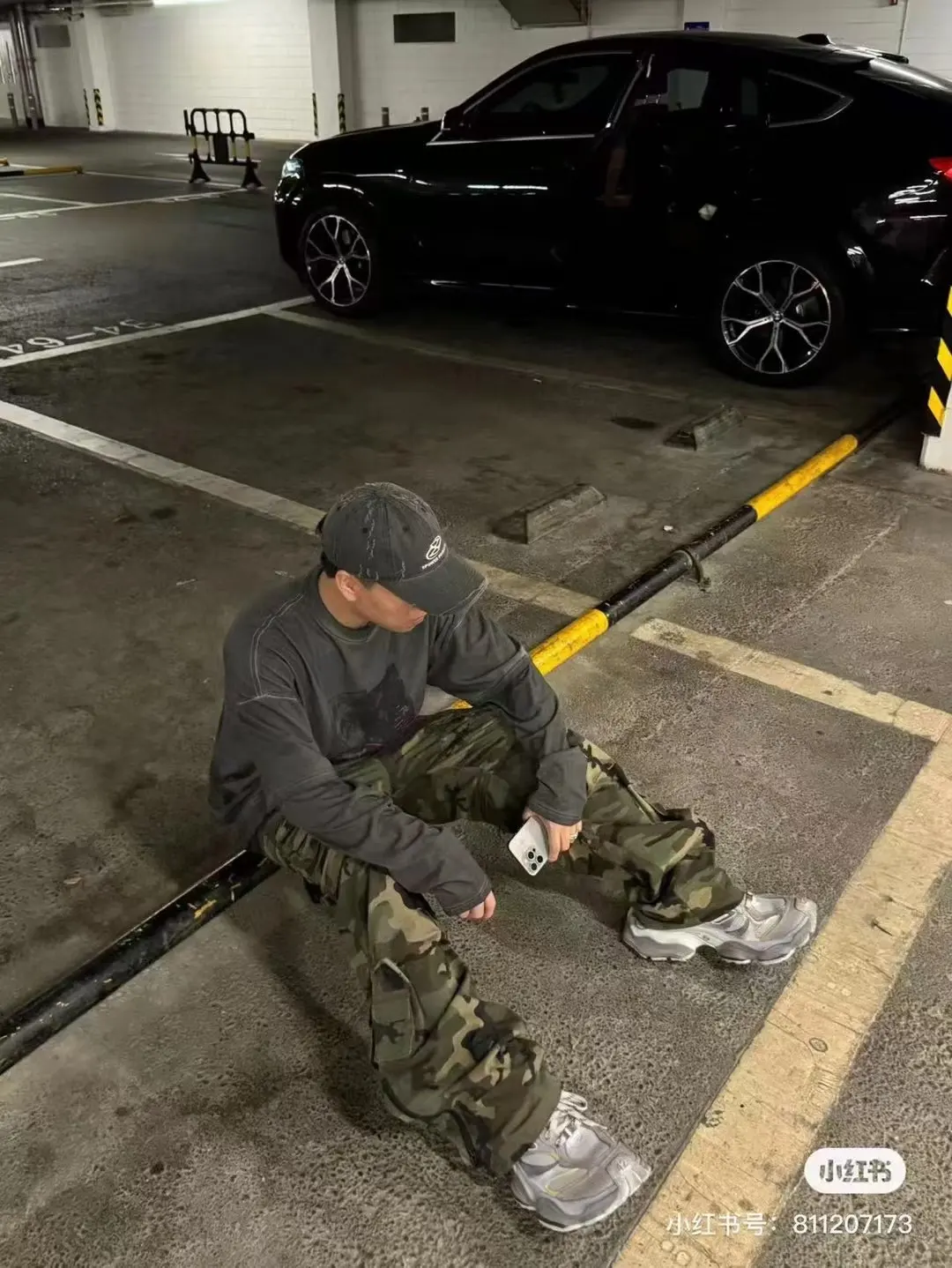 Balenciaga Hand-Painted Camouflage Cargo Trousers D23521845 — view 3