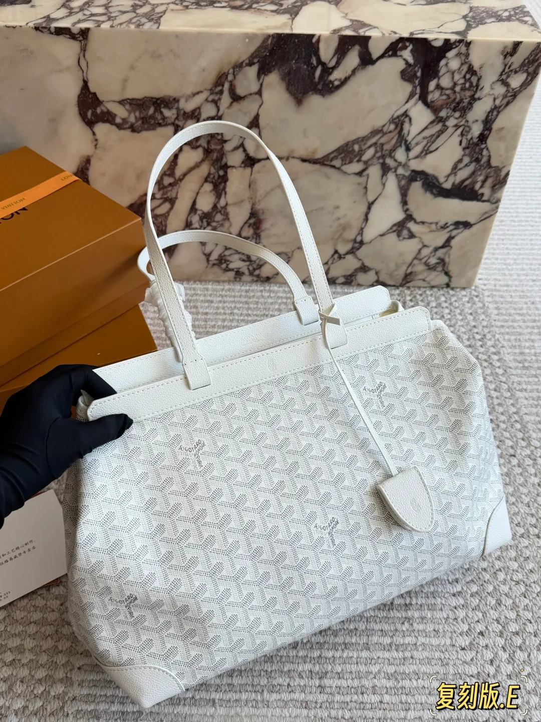Bellechasse Biaude Monogram Tote Bag D31018414 — view 15