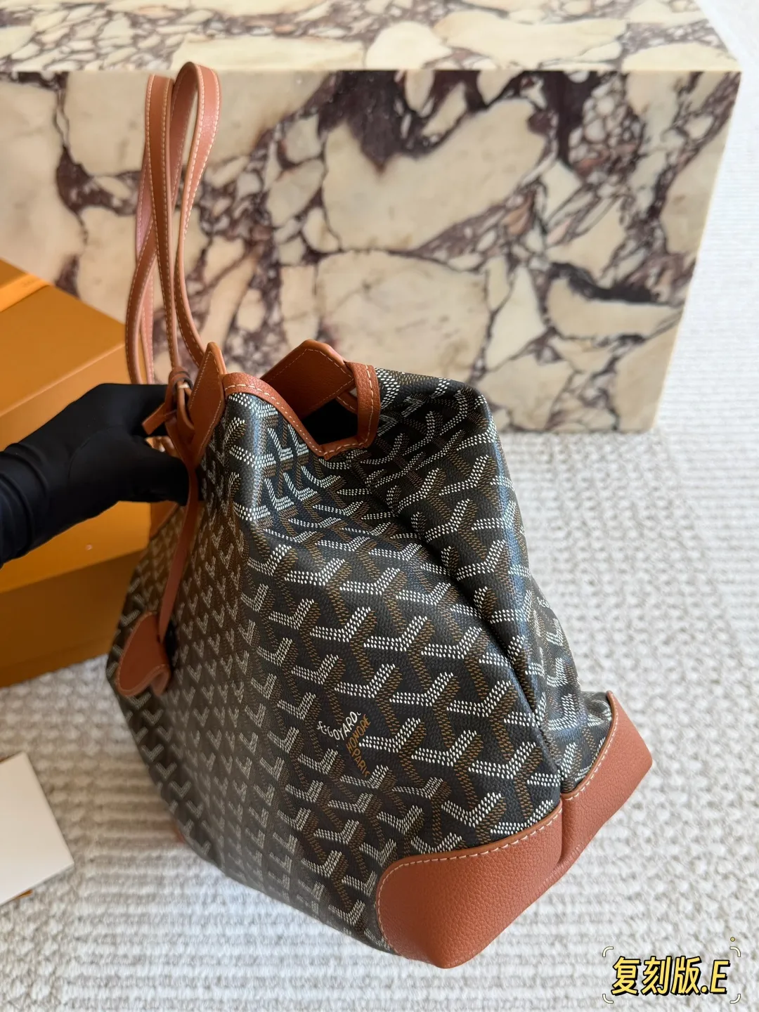 Bellechasse Biaude Monogram Tote Bag D31018414 — view 4