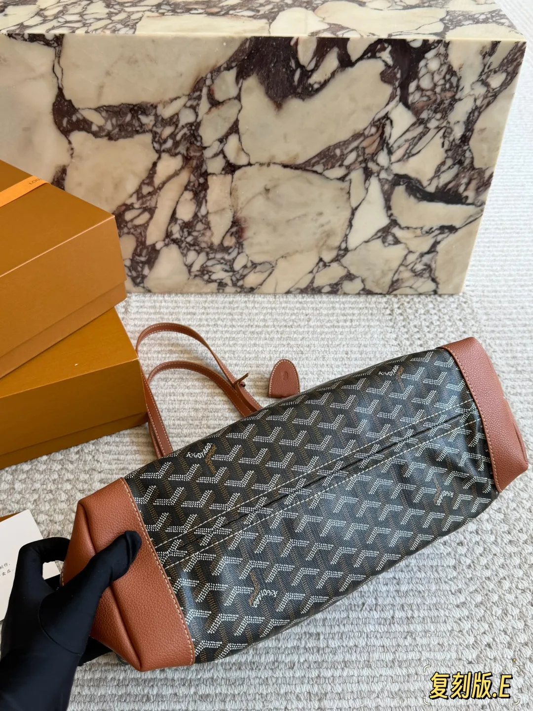 Bellechasse Biaude Monogram Tote Bag D31018414 — view 6