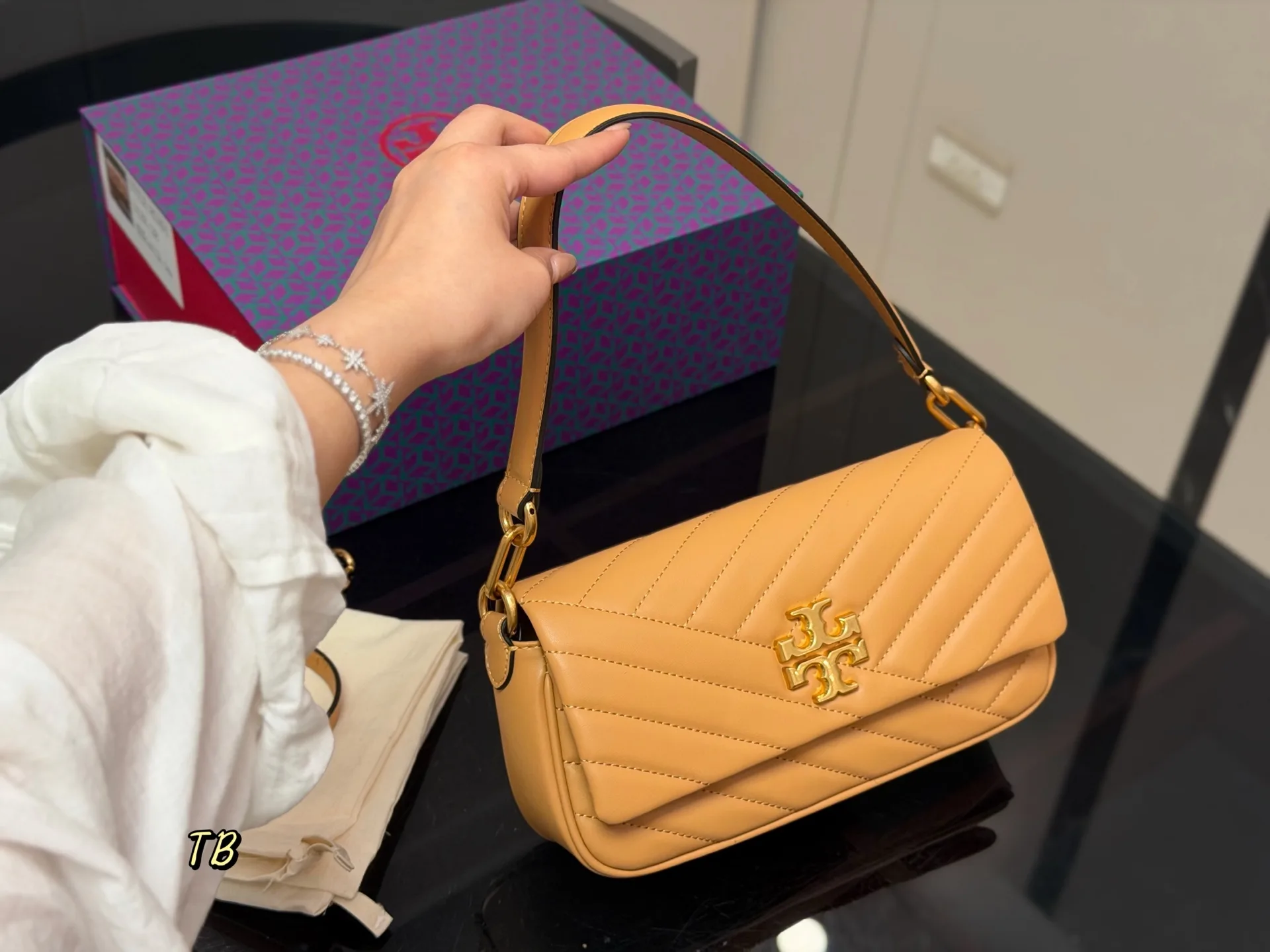 Kira Chevron Quilted Shoulder Bag D31018027 — view 12