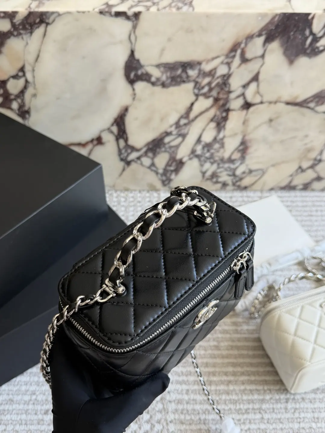 Quilted Lambskin Vanity Case with Top Handle D31018283 — view 5