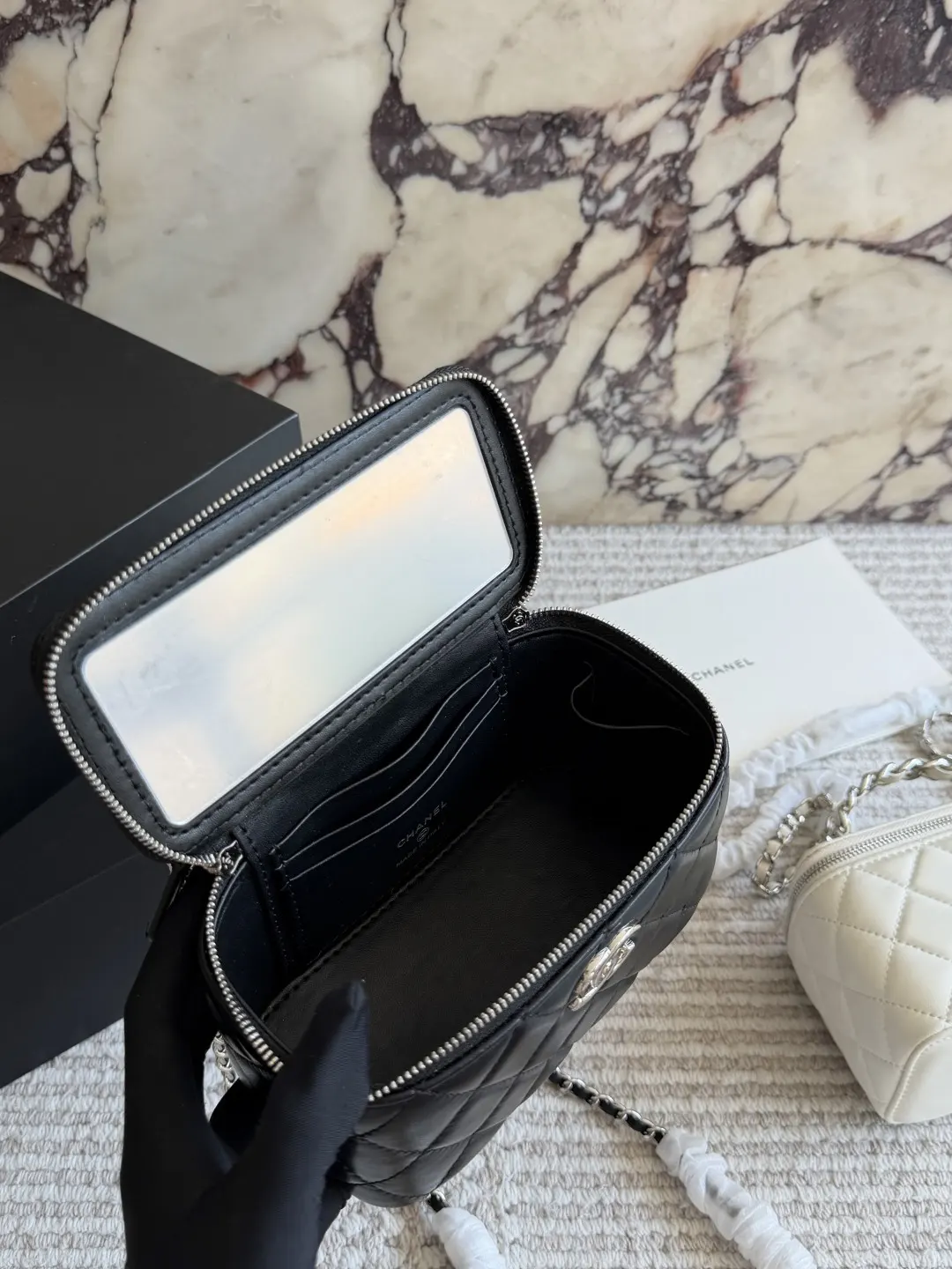 Quilted Lambskin Vanity Case with Top Handle D31018283 — view 8