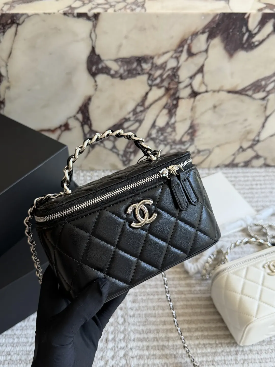 Quilted Lambskin Vanity Case with Top Handle D31018283 — view 9