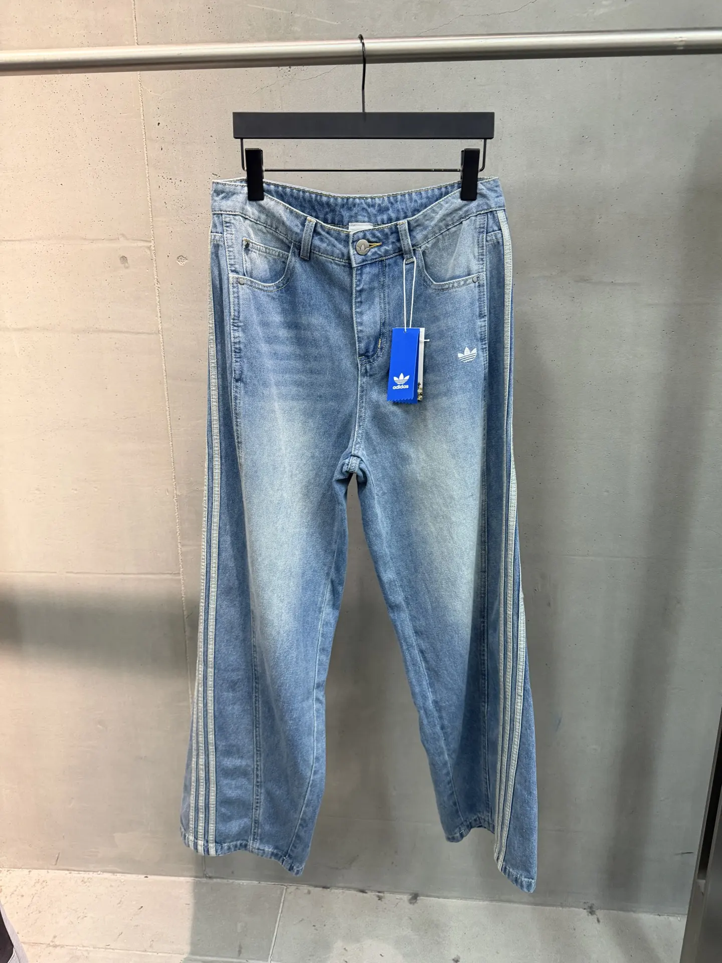 Adidas Originals Retro Stripe Straight-Leg Jeans D19521842