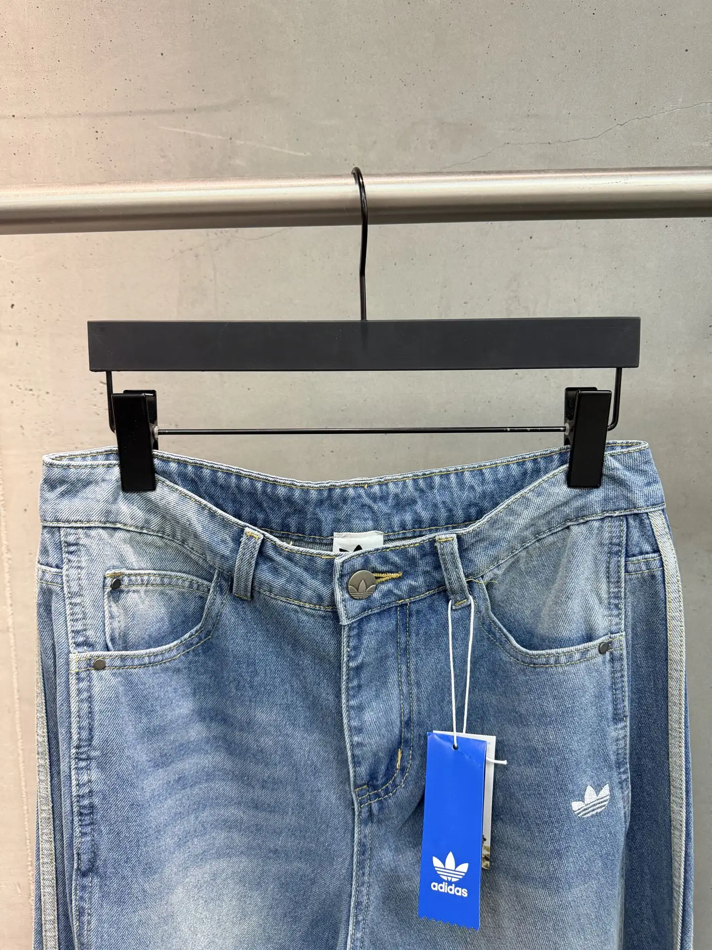 Adidas Originals Retro Stripe Straight-Leg Jeans D19521842 — view 3
