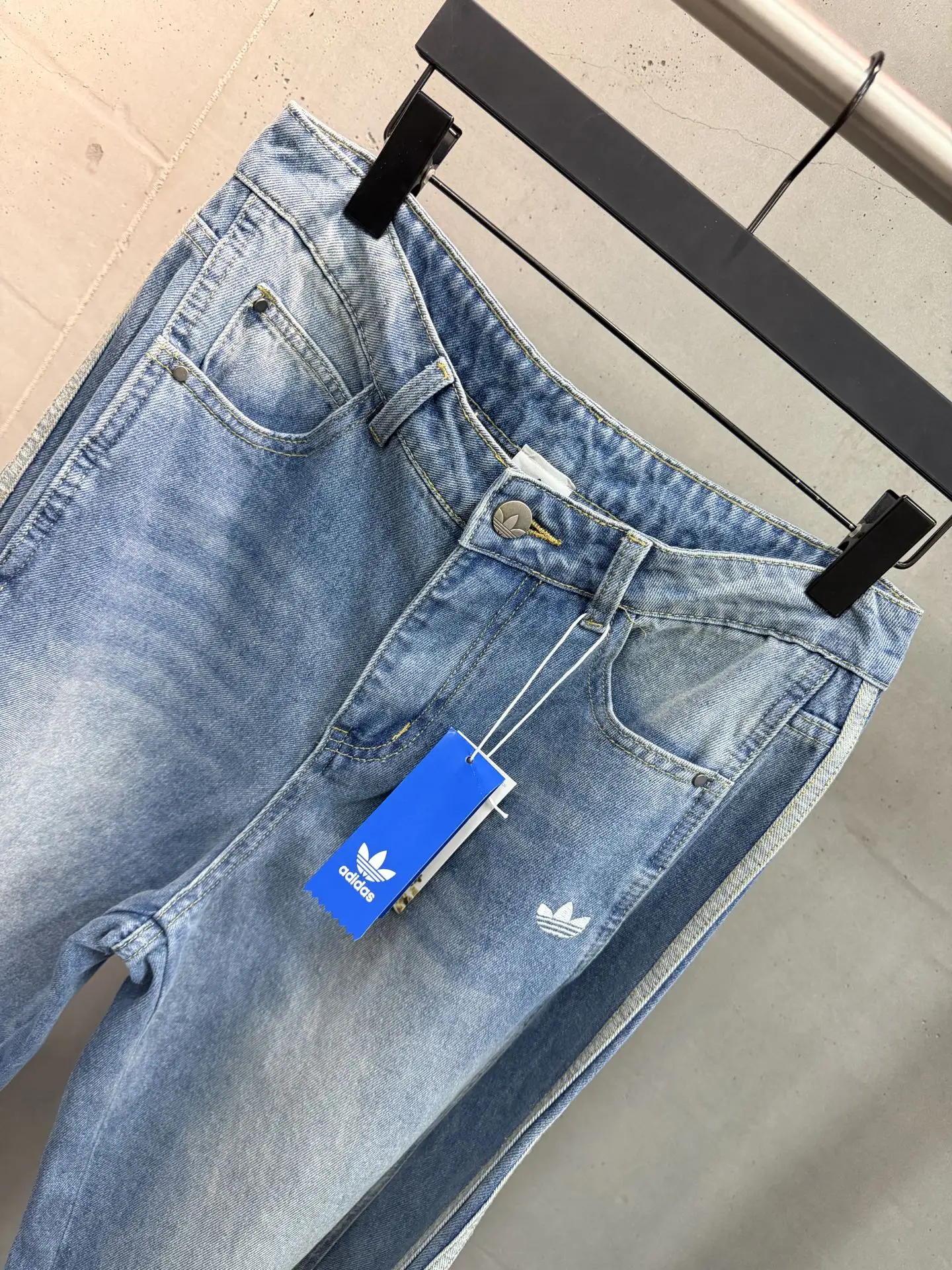 Adidas Originals Retro Stripe Straight-Leg Jeans D19521842 — view 4