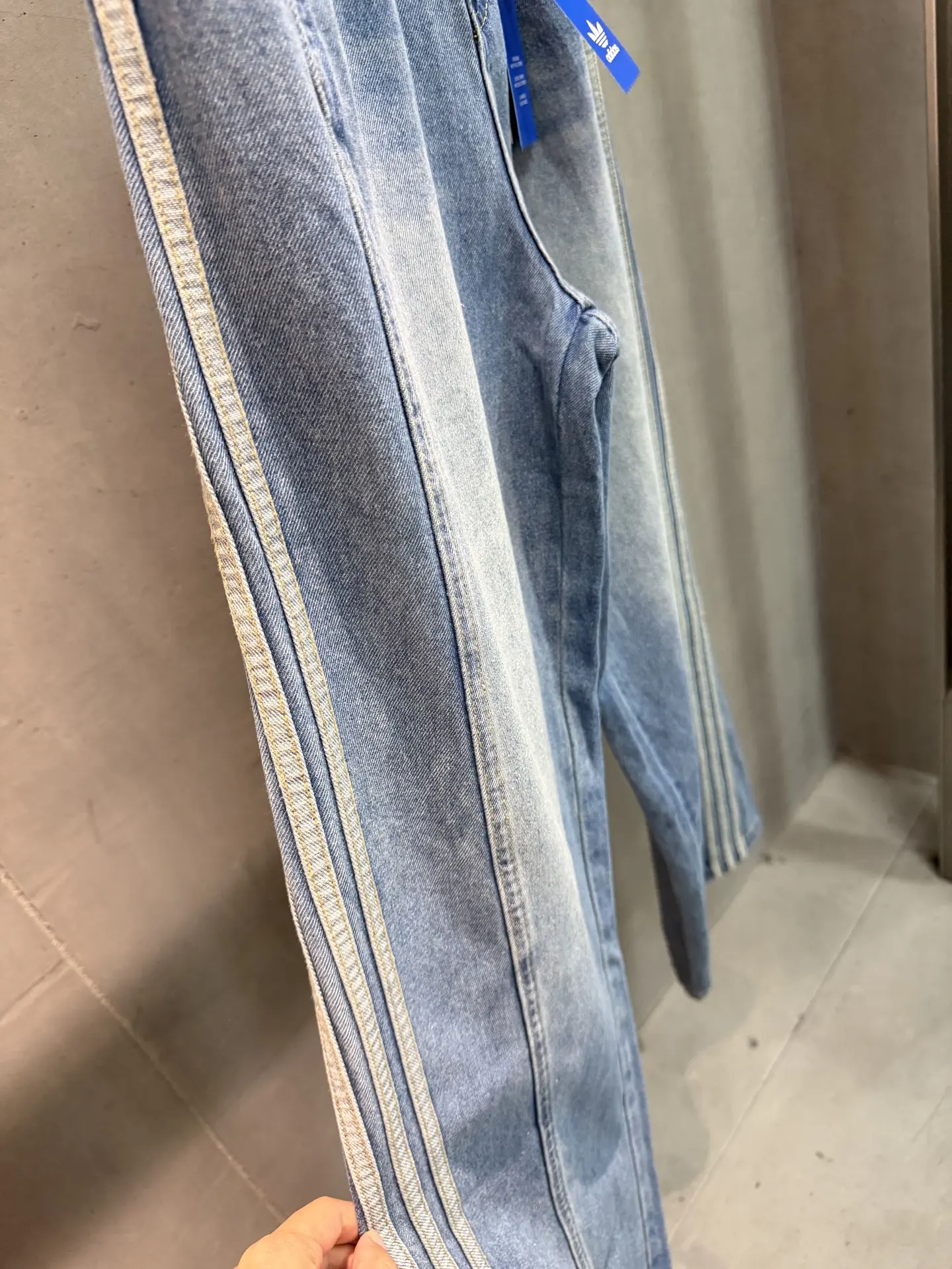 Adidas Originals Retro Stripe Straight-Leg Jeans D19521842 — view 5
