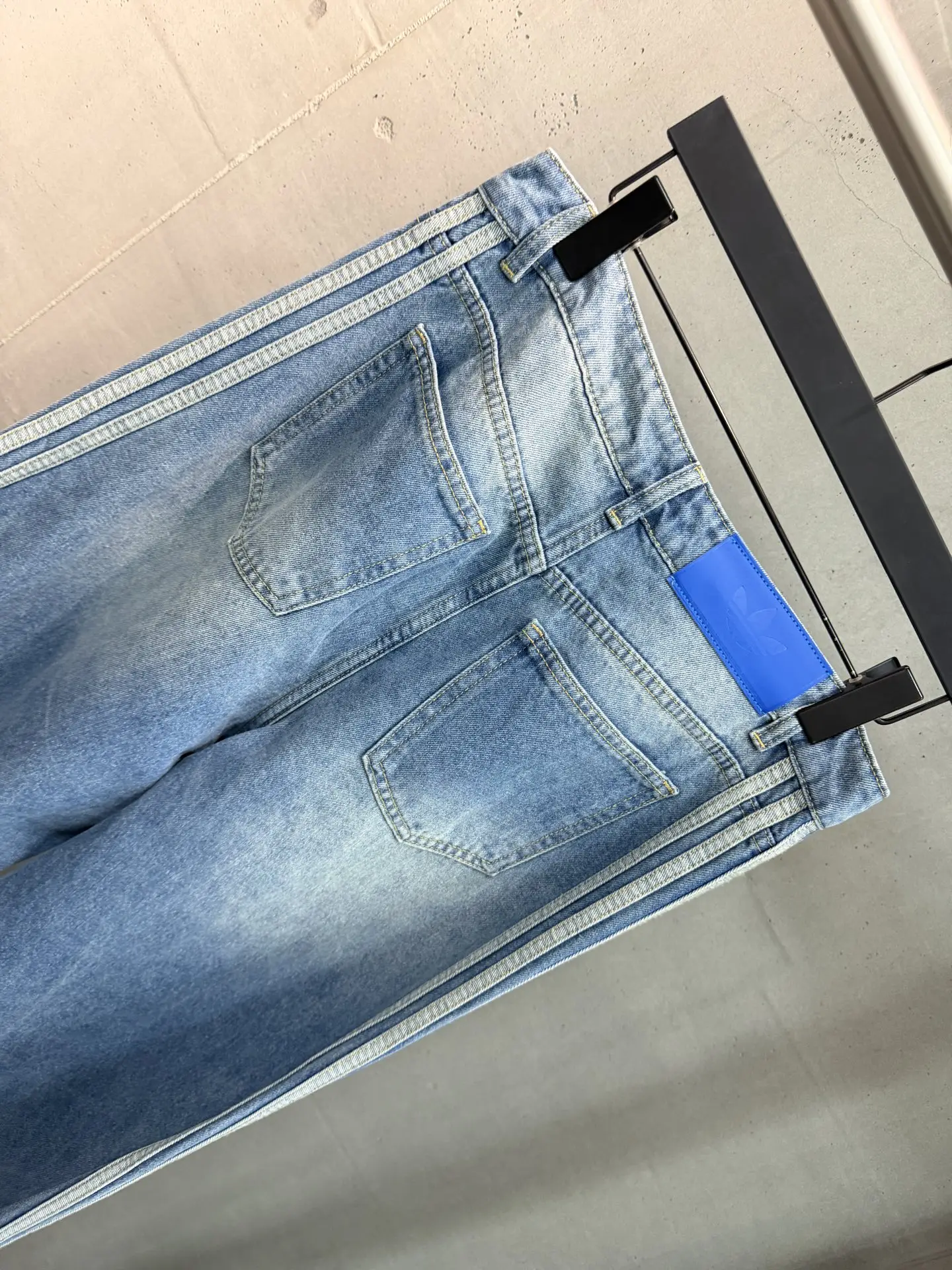 Adidas Originals Retro Stripe Straight-Leg Jeans D19521842 — view 7