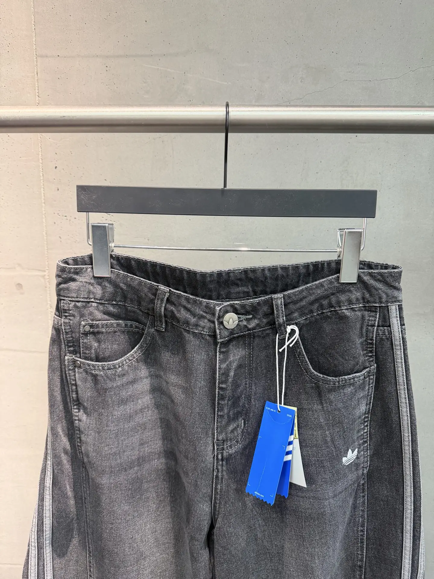 Washed Denim Three-Stripe Straight-Leg Jeans D19521843 — view 3