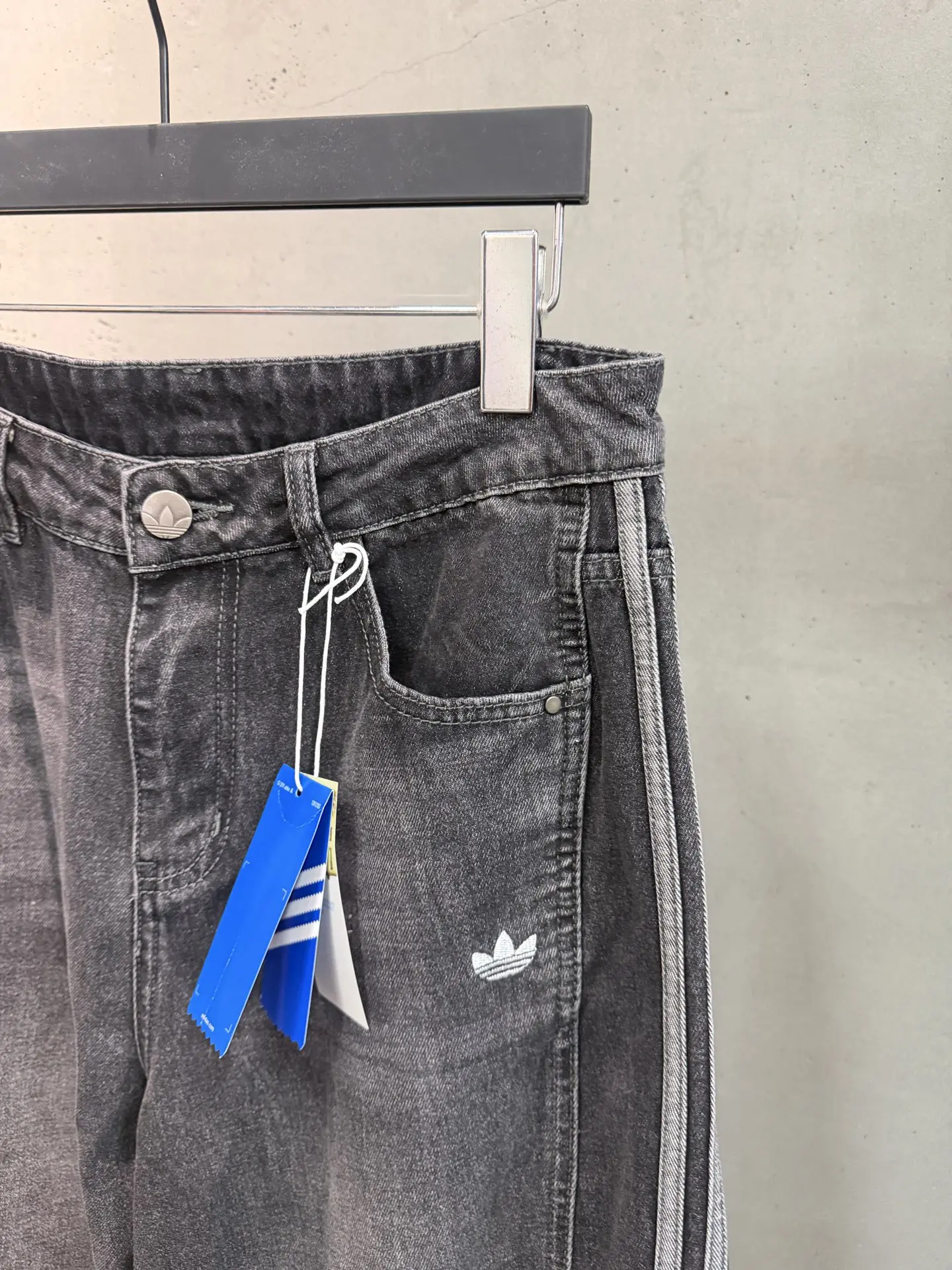 Washed Denim Three-Stripe Straight-Leg Jeans D19521843 — view 4