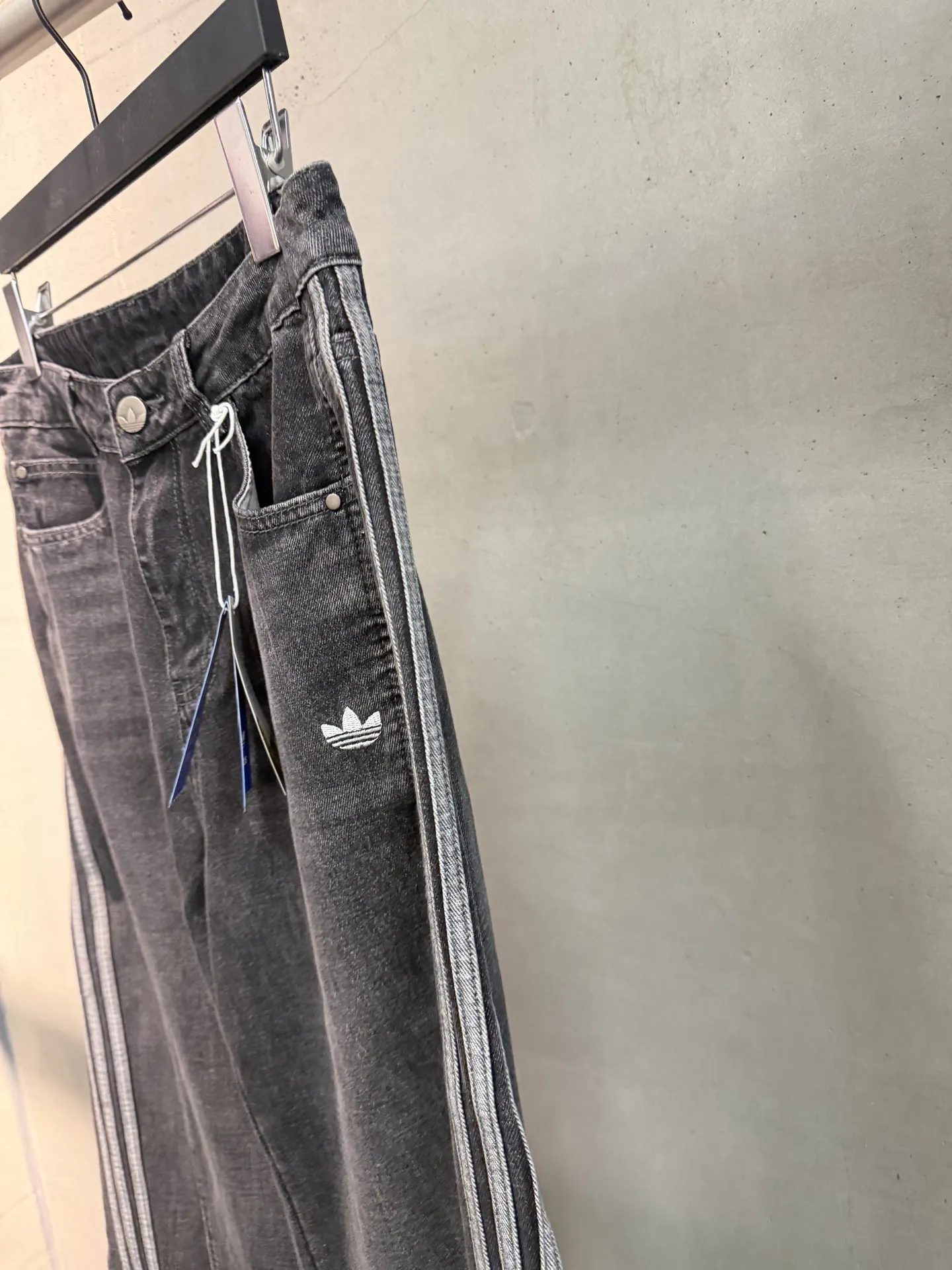 Washed Denim Three-Stripe Straight-Leg Jeans D19521843 — view 5