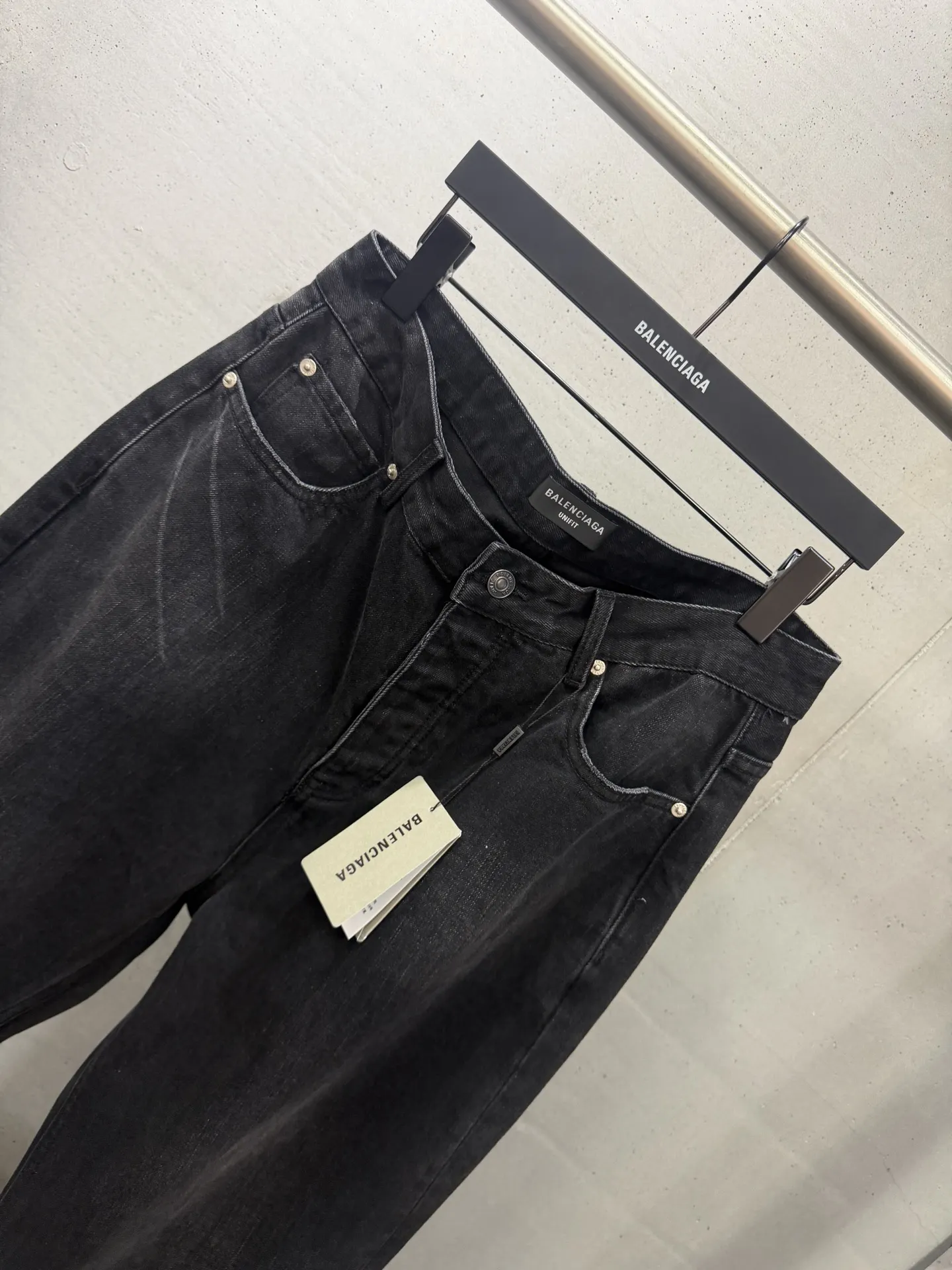 Distressed Wide-Leg Denim Jeans D21021869 — view 5