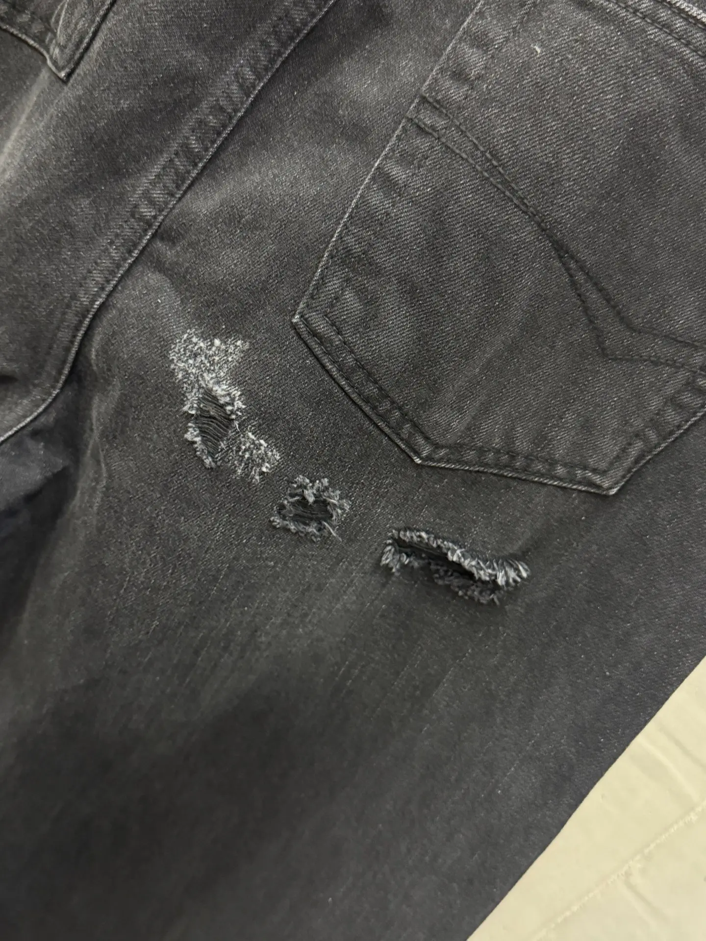Distressed Wide-Leg Denim Jeans D21021869 — view 8